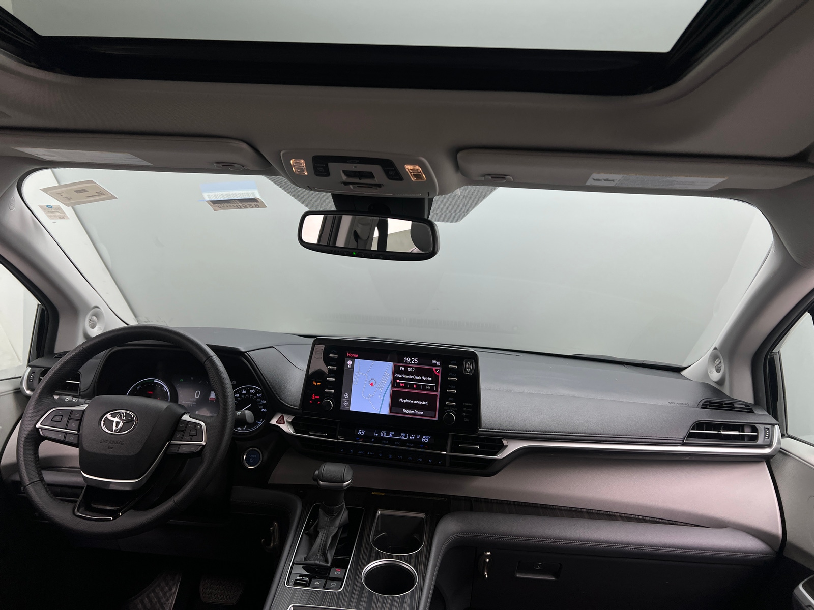 Thumbnail: 2021 Toyota Sienna - 2