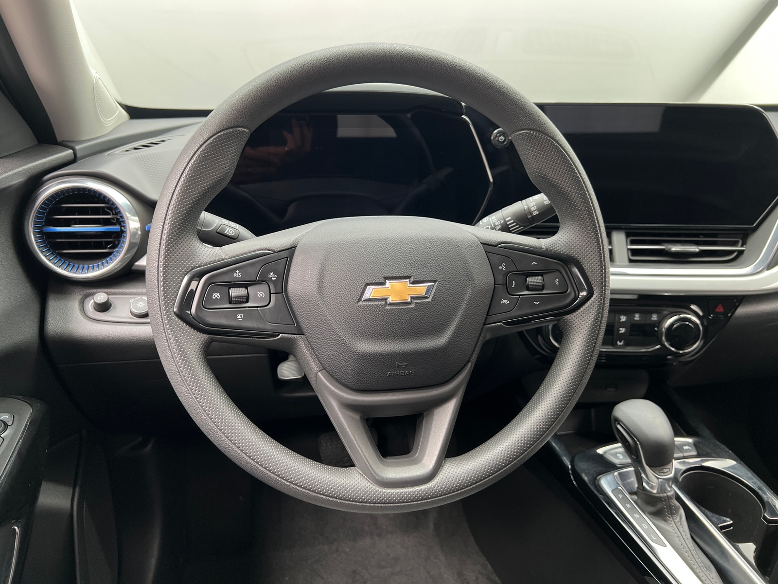 Thumbnail: 2025 Chevrolet Trax - 5