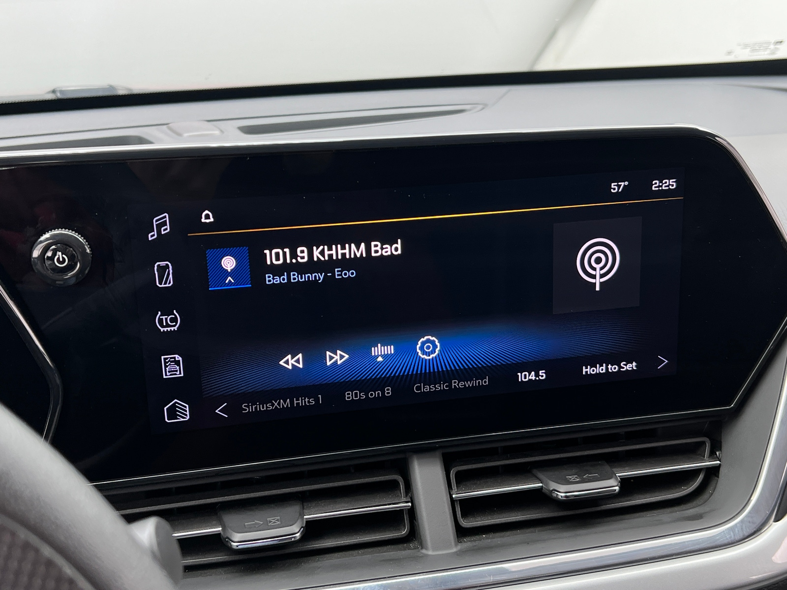 Thumbnail: 2025 Chevrolet Trax - 4