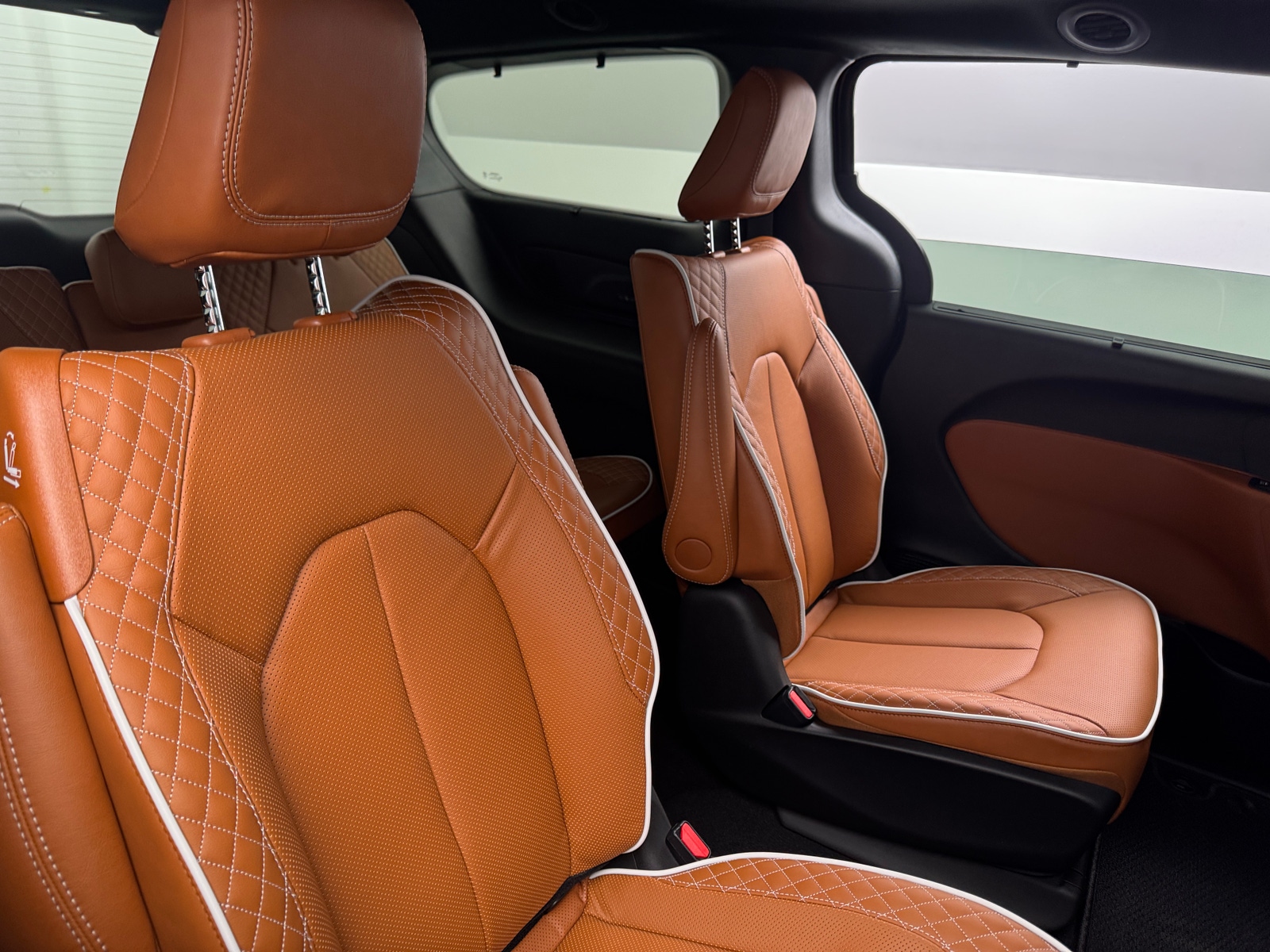 Thumbnail: 2026 Chrysler Pacifica - 5