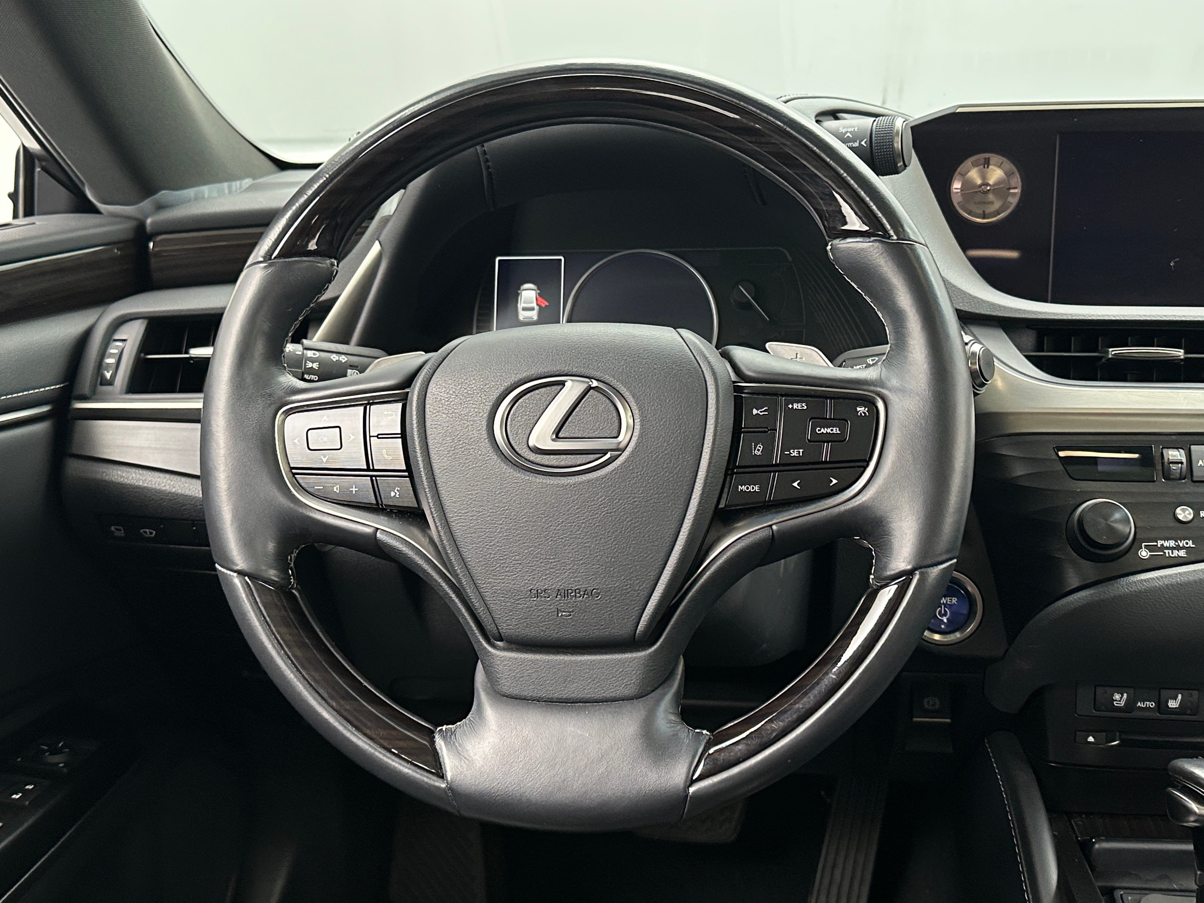 2019 Lexus ES Hybrid