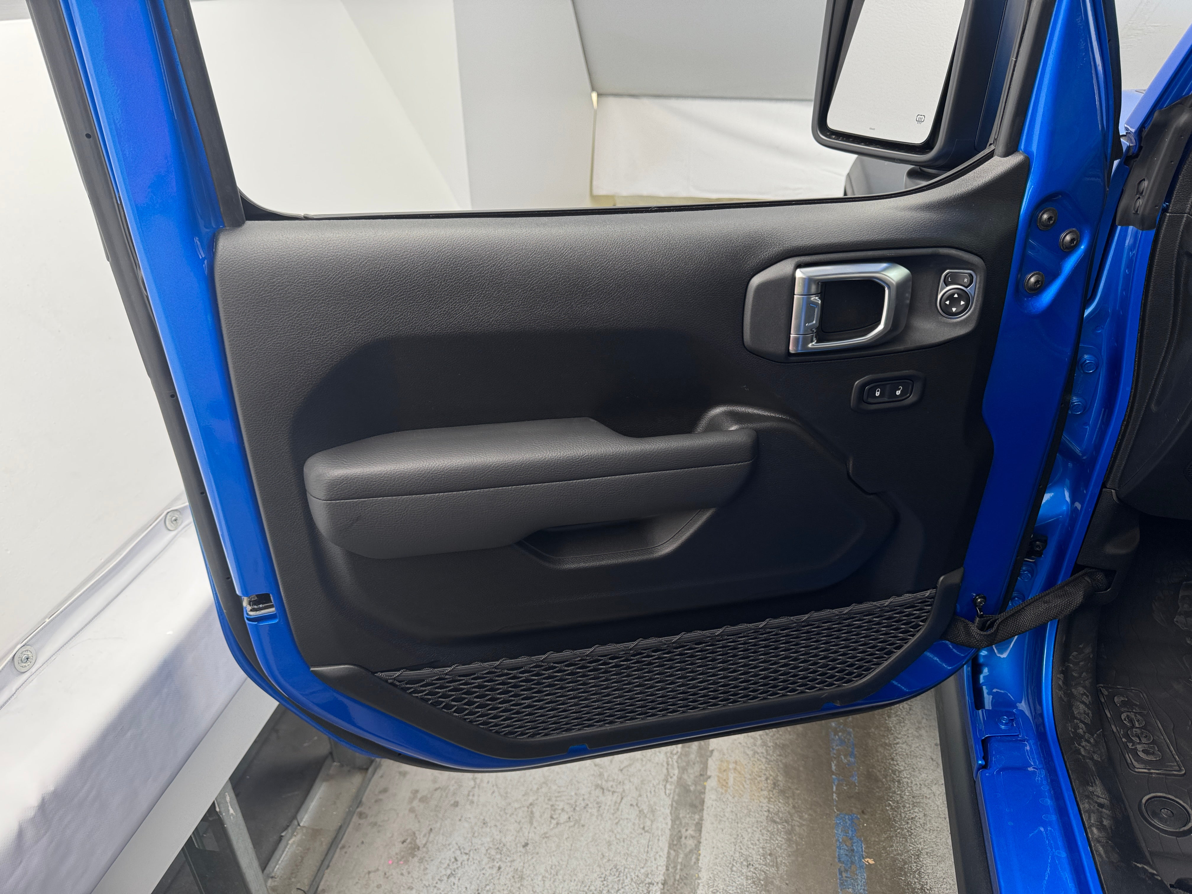 2026 Jeep Wrangler 4-Door Willys - Photo 6