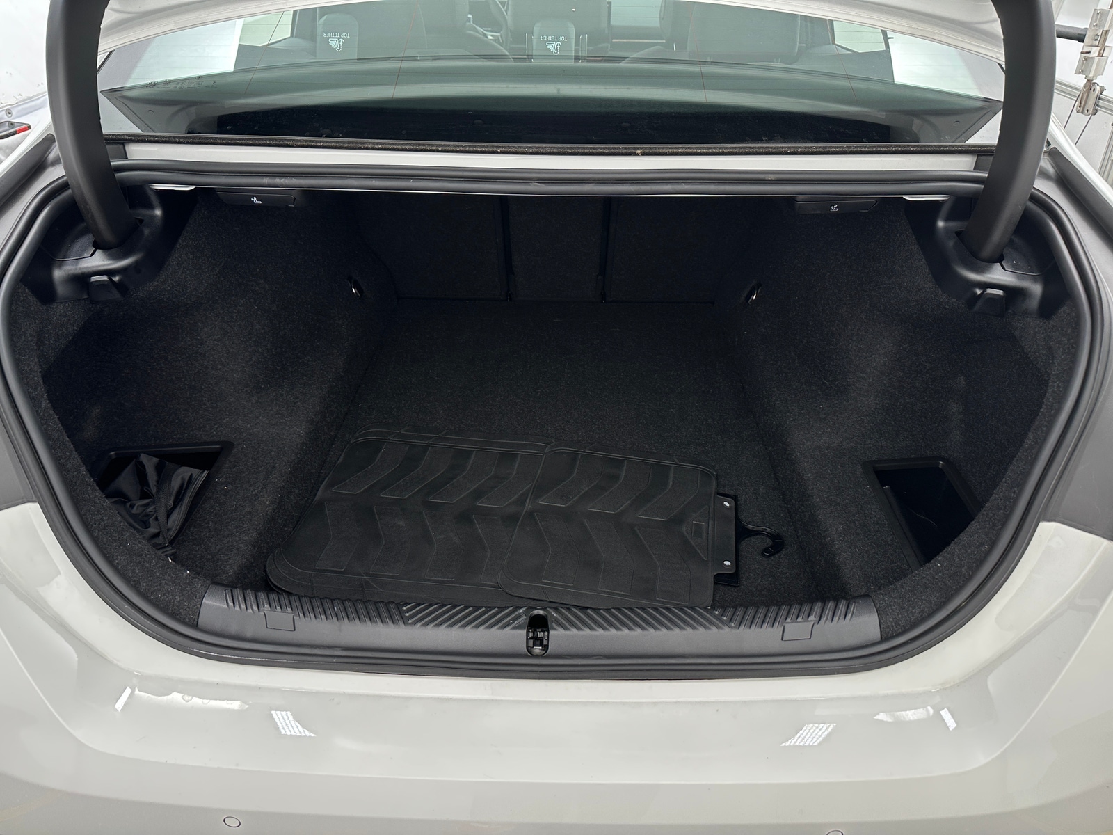 Thumbnail: 2026 BMW 5 Series - 6