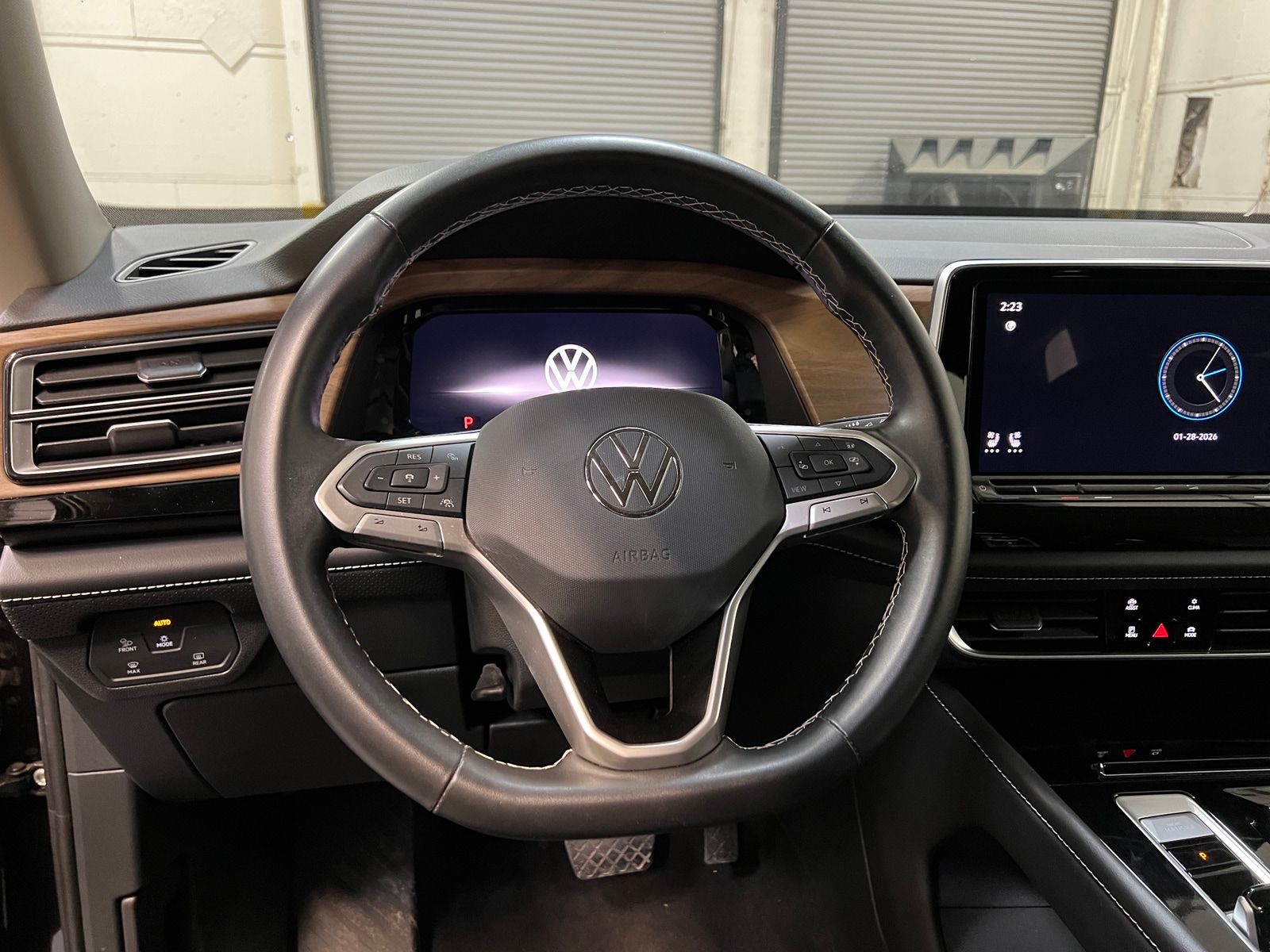 Thumbnail: 2025 Volkswagen Atlas - 4