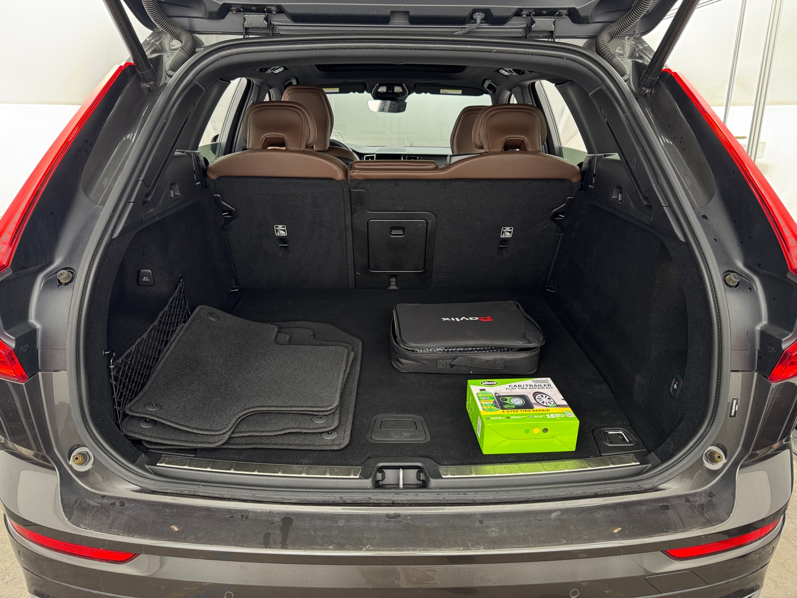 Thumbnail: 2022 Volvo XC60 - 6