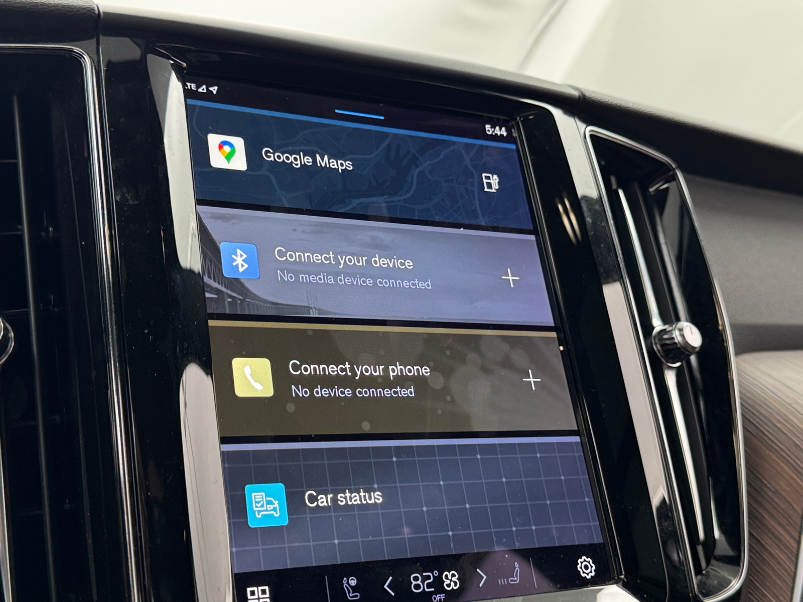 Thumbnail: 2022 Volvo XC60 - 3