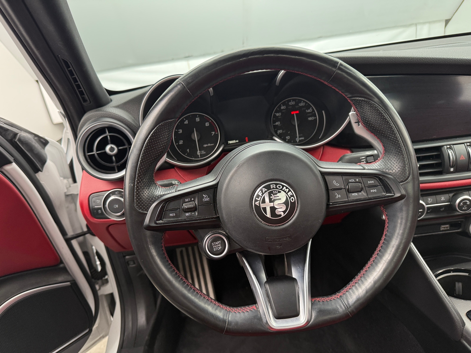 Thumbnail: 2020 Alfa Romeo Giulia - 4