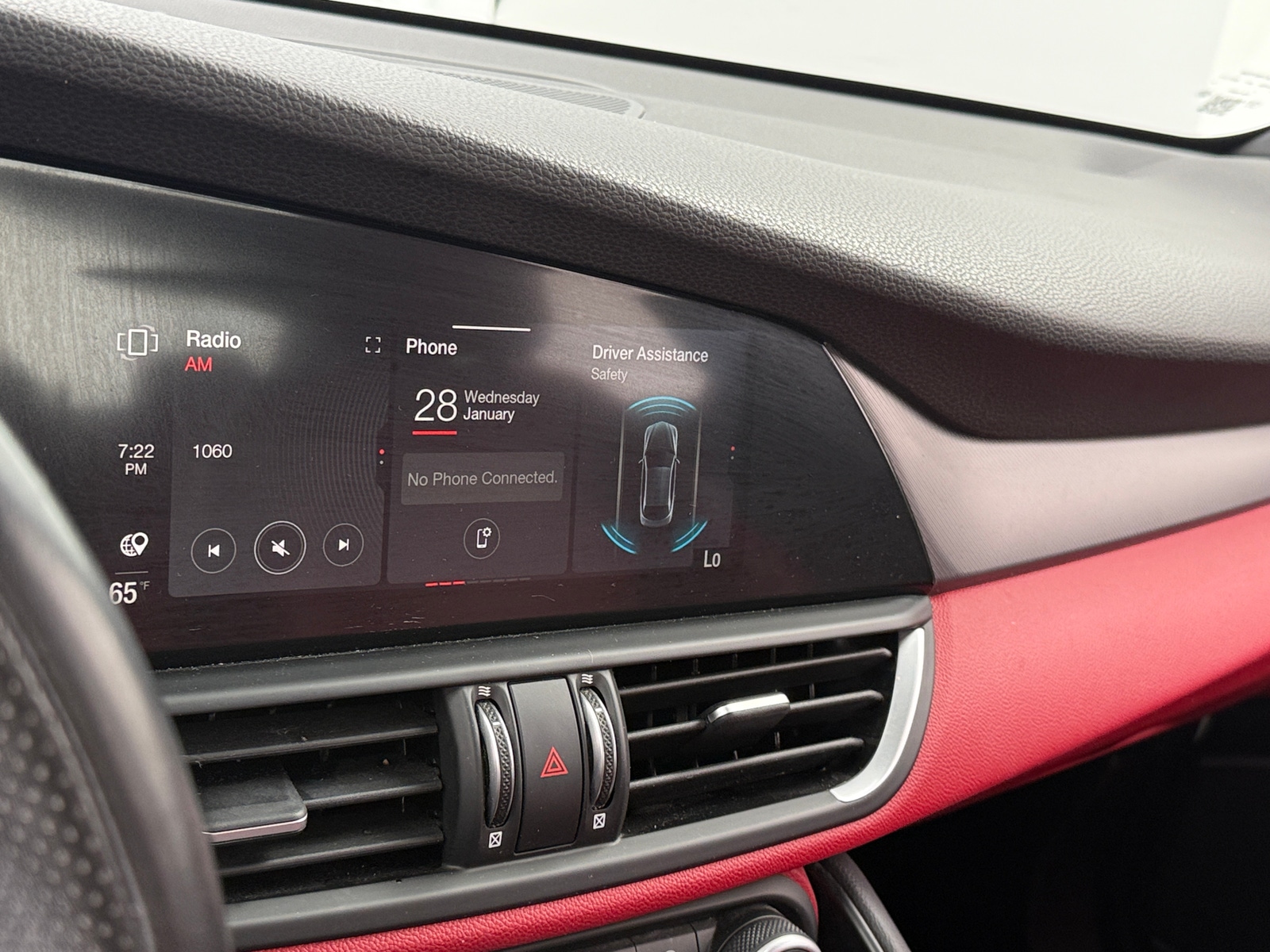 Thumbnail: 2020 Alfa Romeo Giulia - 3