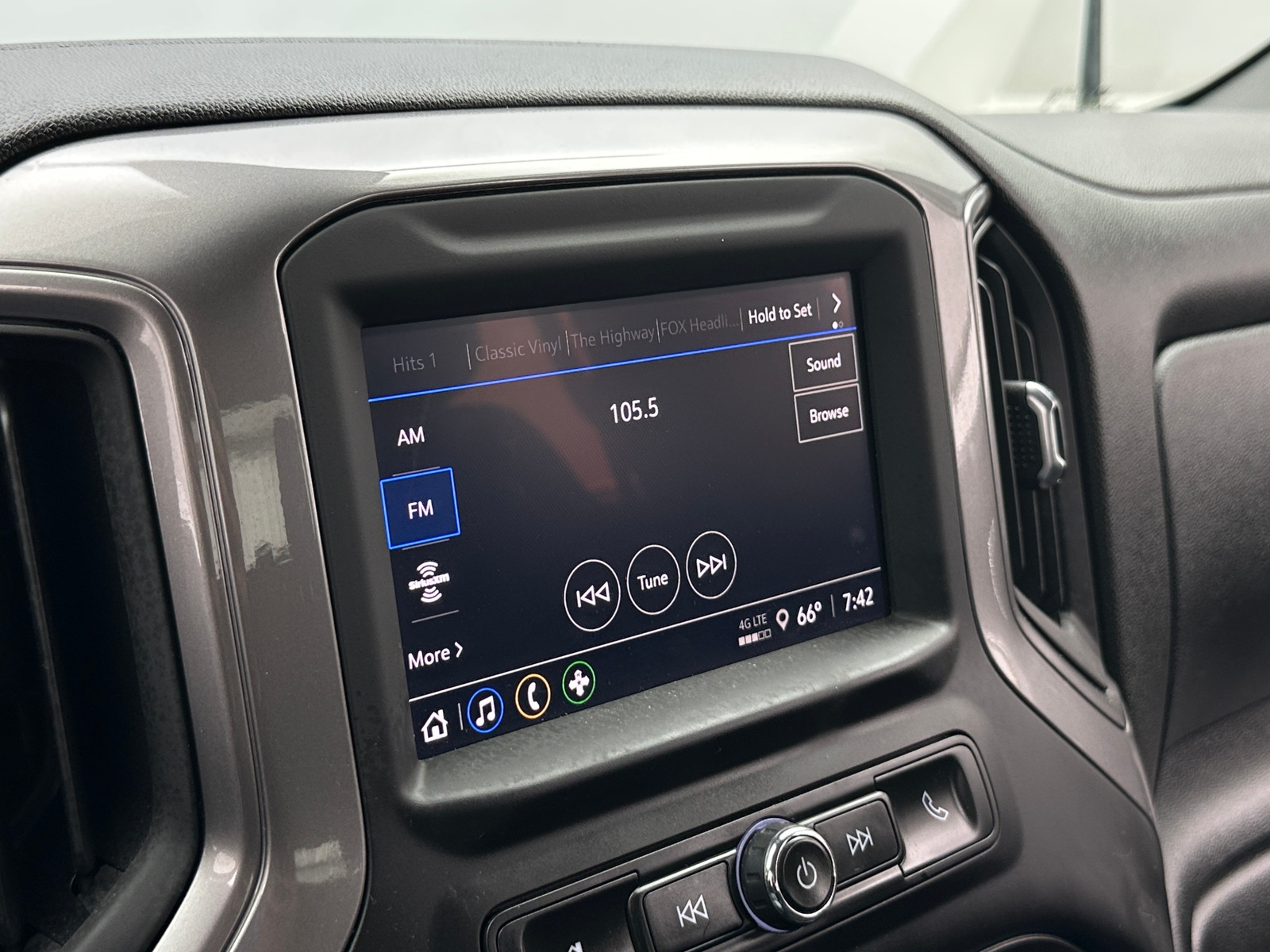 Thumbnail: 2024 Chevrolet Silverado 1500 - 4