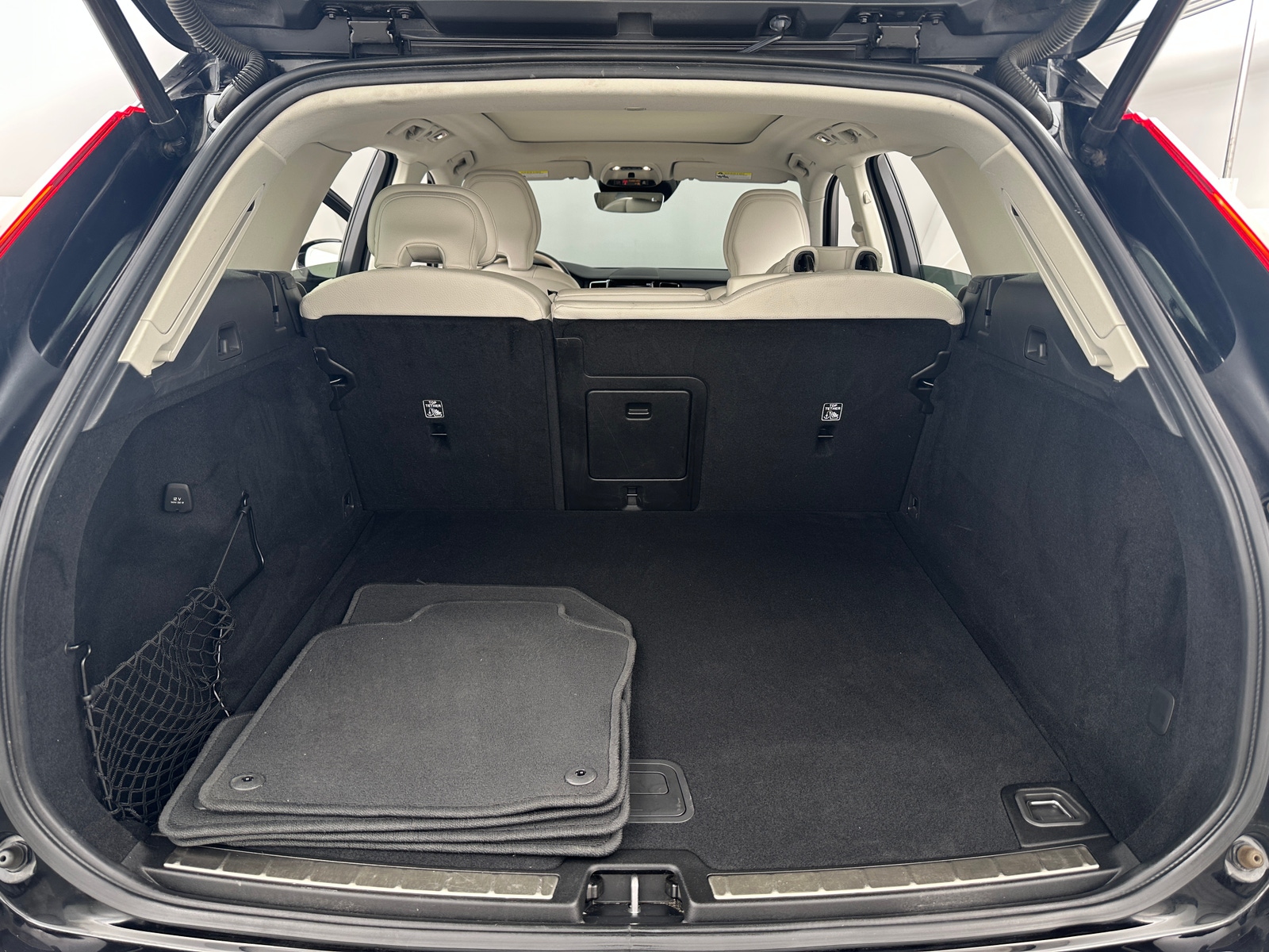 Thumbnail: 2020 Volvo XC60 - 6