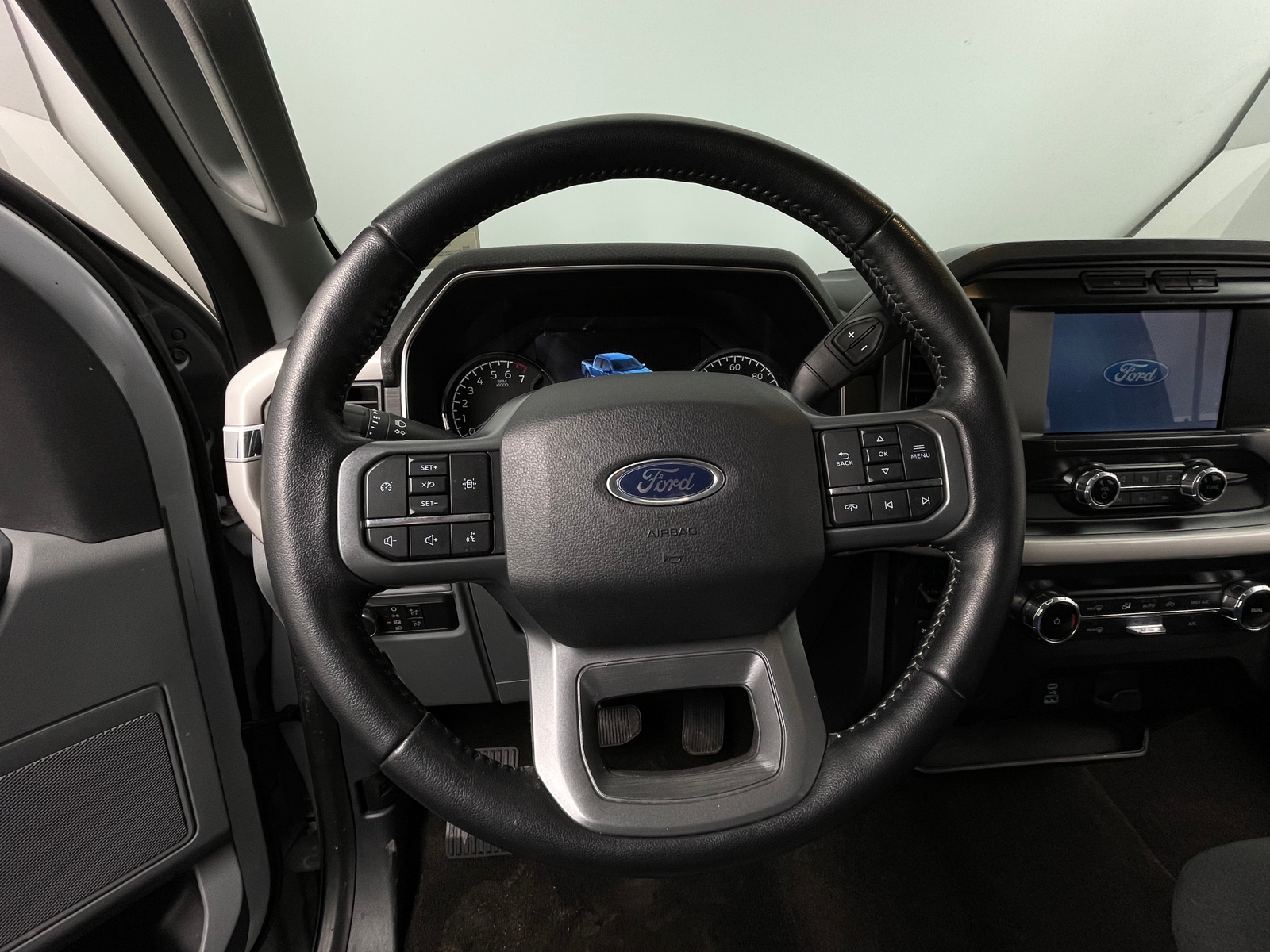 Thumbnail: 2022 Ford Econoline - 5