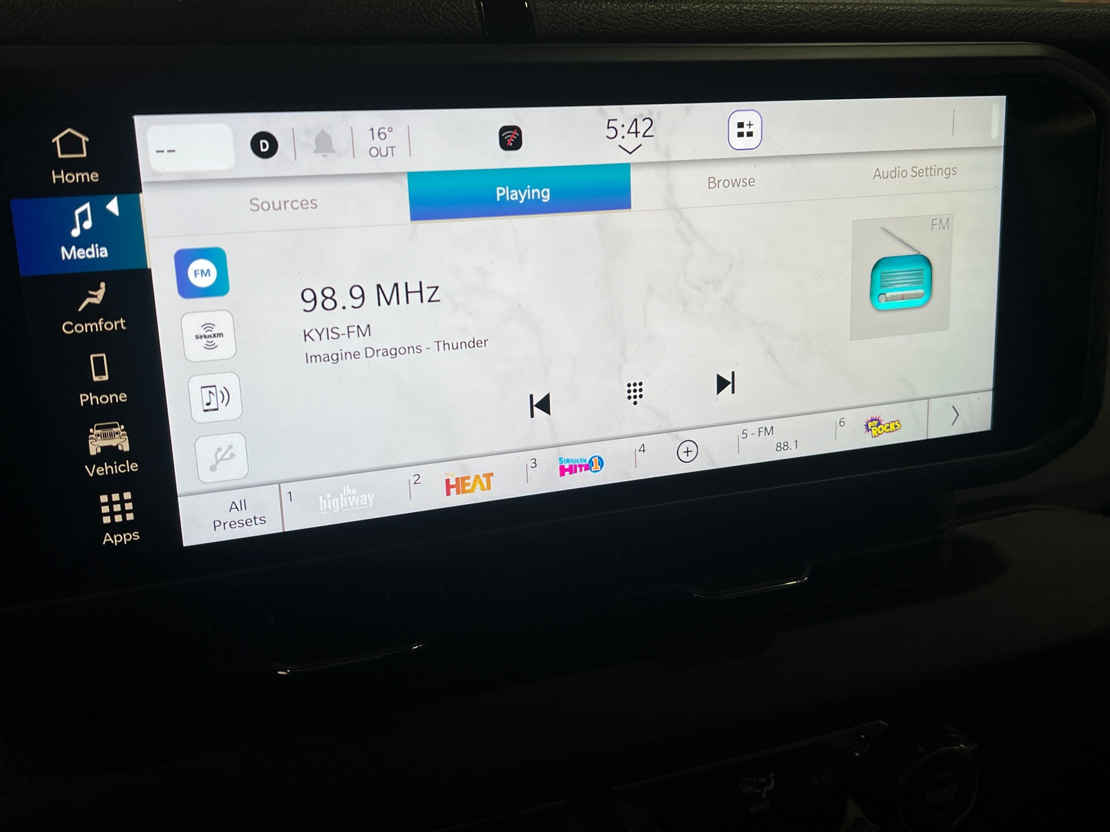 Thumbnail: 2025 Jeep Gladiator - 4