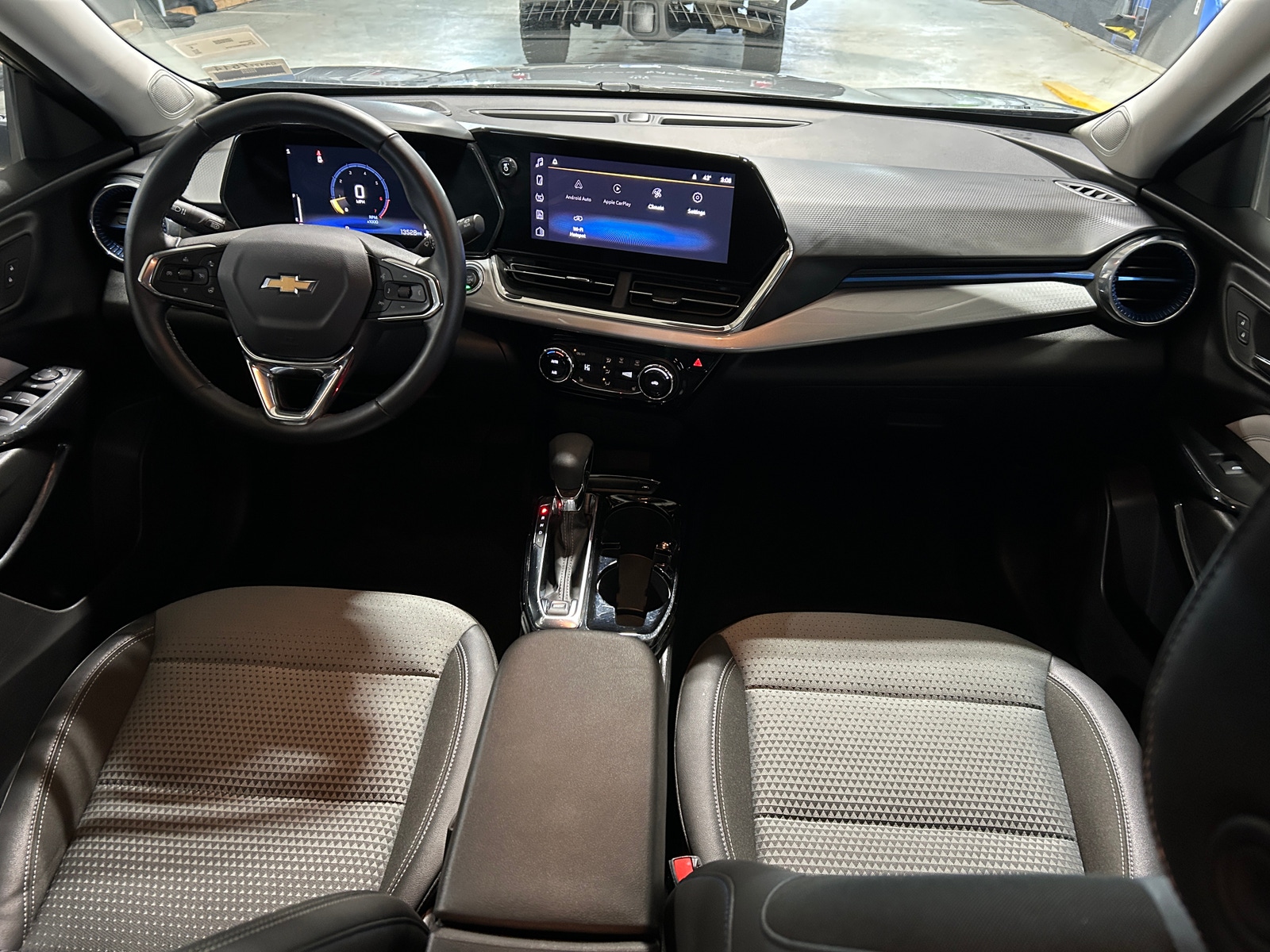 Thumbnail: 2025 Chevrolet Trax - 3