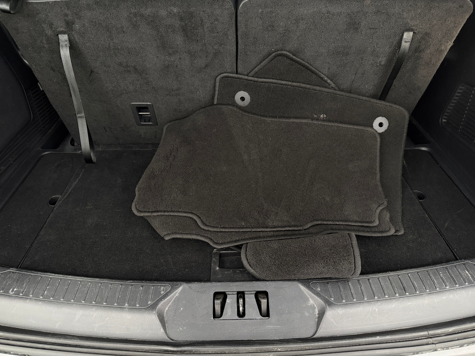 Thumbnail: 2025 Ford Explorer - 7