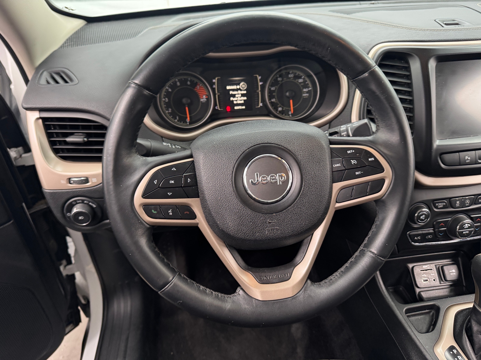 Thumbnail: 2017 Jeep Cherokee - 5