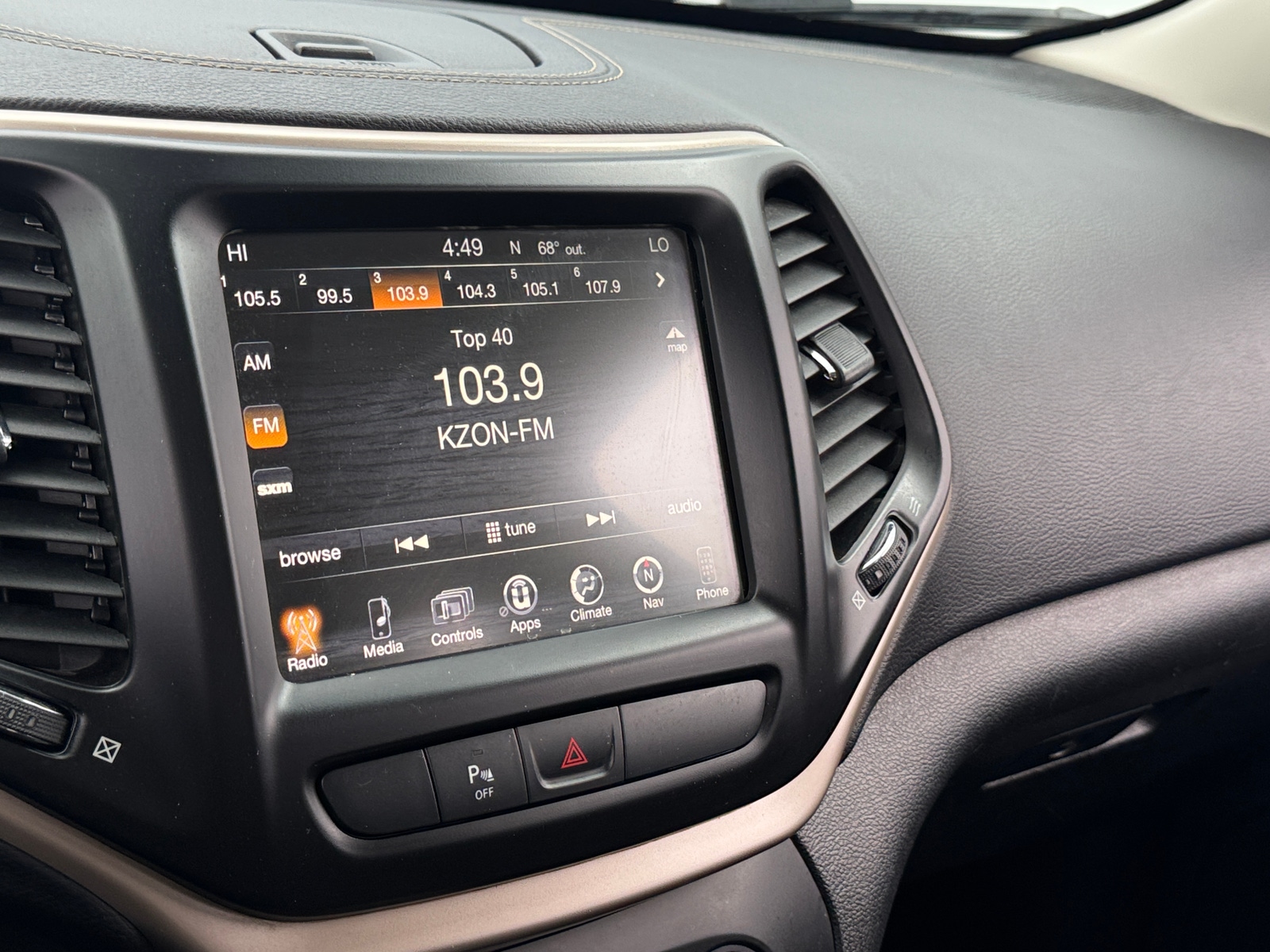 Thumbnail: 2017 Jeep Cherokee - 4