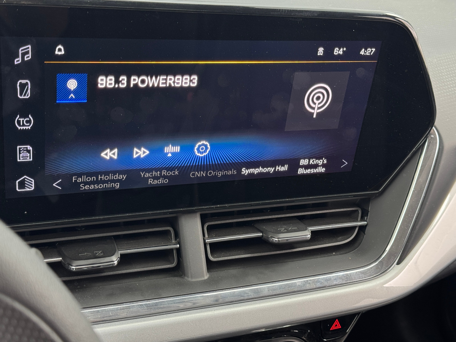 Thumbnail: 2025 Chevrolet Trax - 4