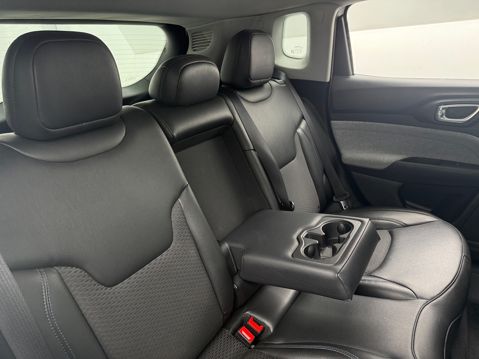 Thumbnail: 2022 Jeep Compass - 6