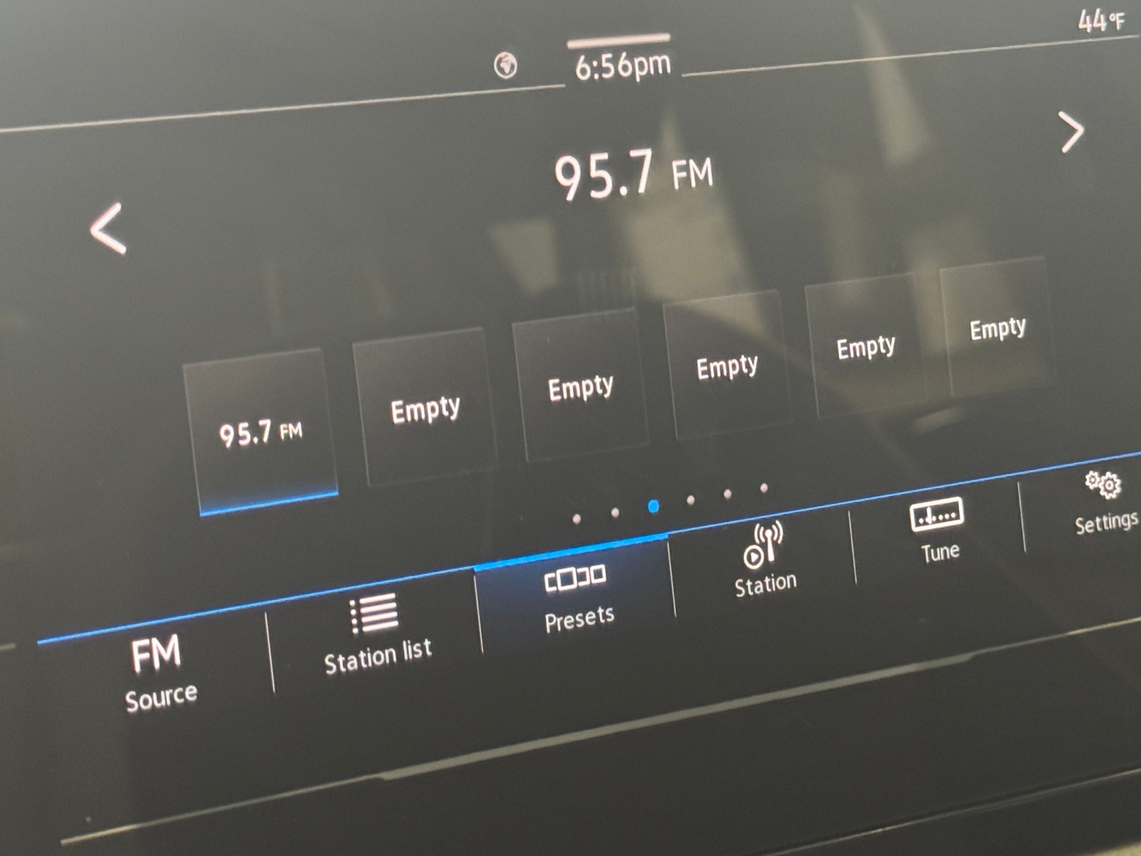 Thumbnail: 2025 Volkswagen Taos - 4