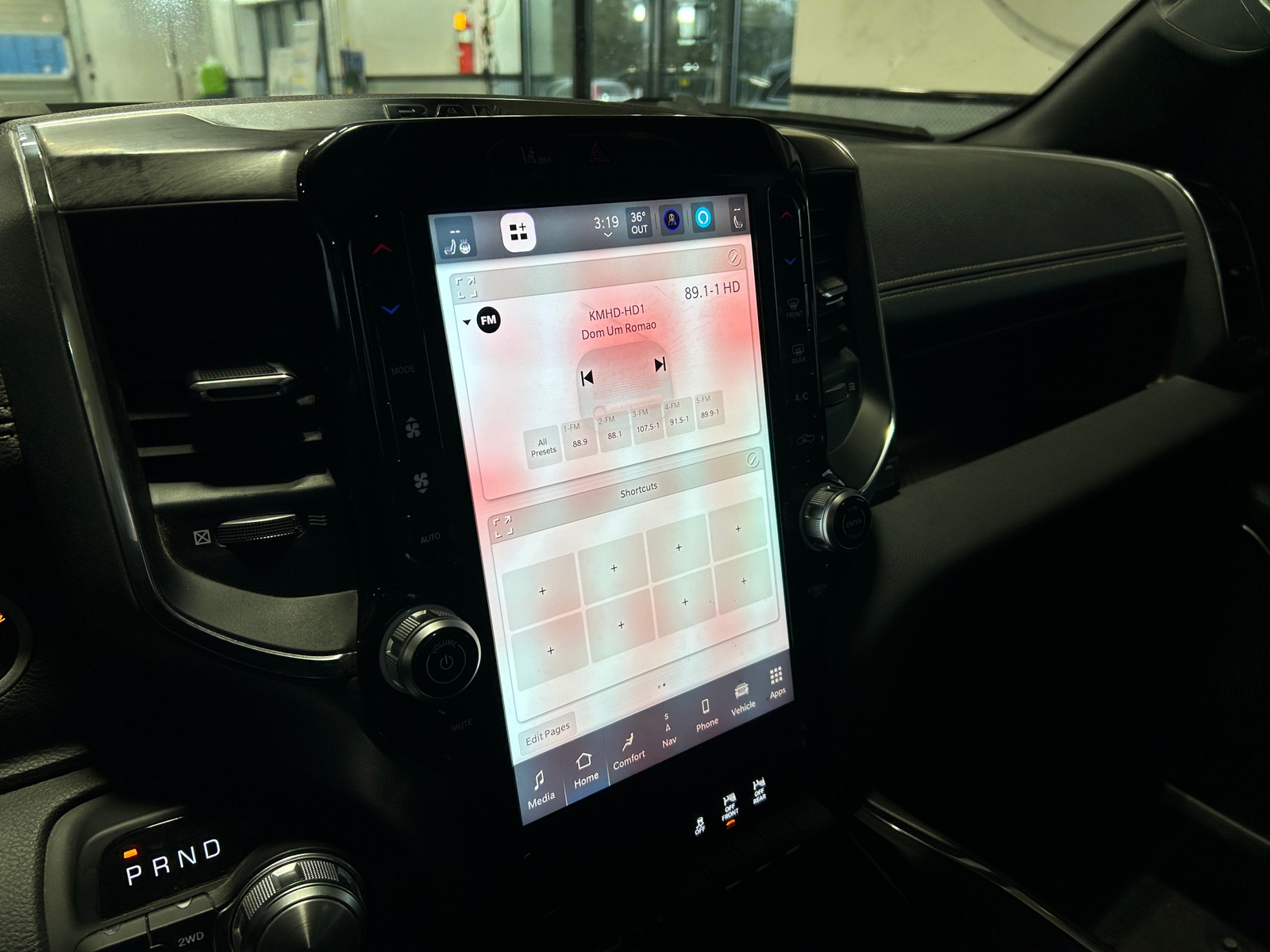 Thumbnail: 2025 RAM 1500 - 3