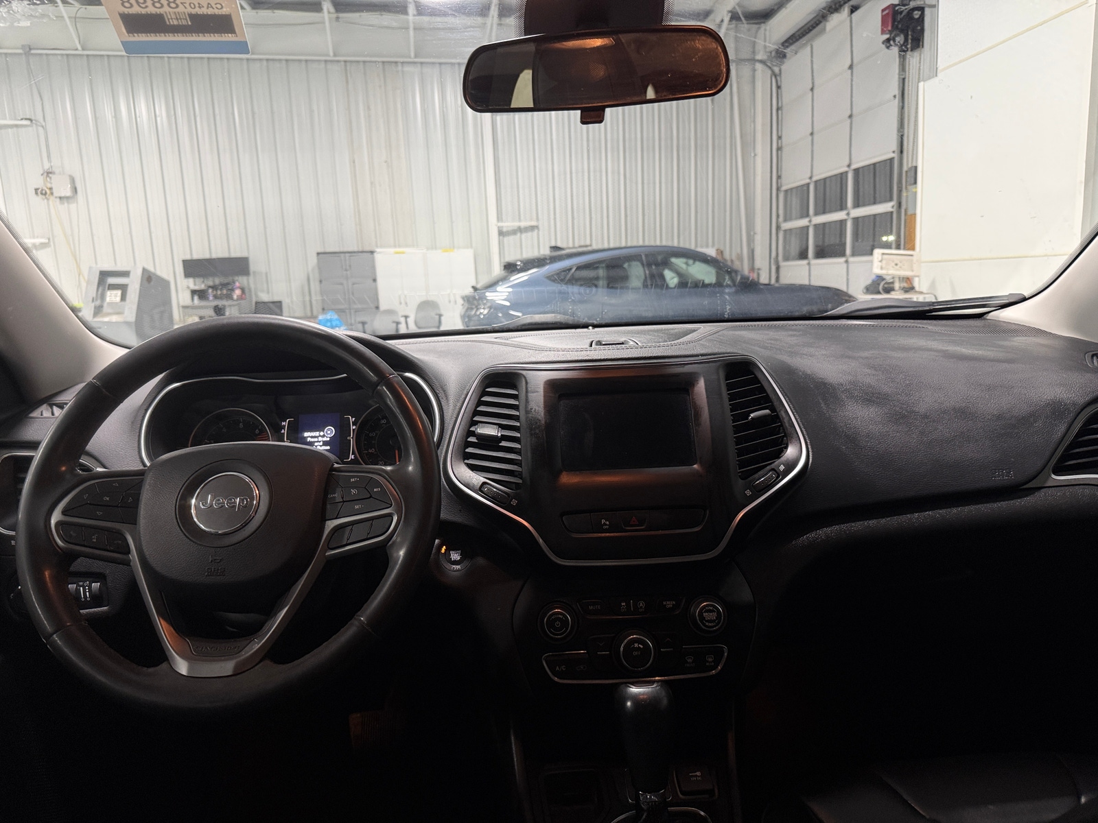 Thumbnail: 2020 Jeep Cherokee - 3