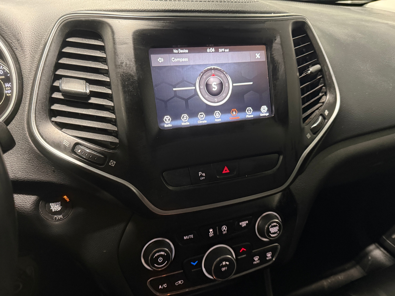 Thumbnail: 2020 Jeep Cherokee - 4