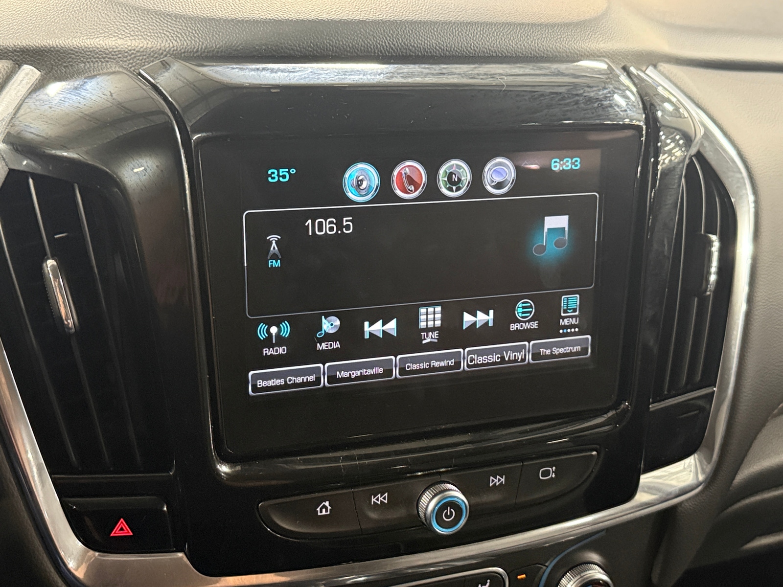 Thumbnail: 2018 Chevrolet Traverse - 4