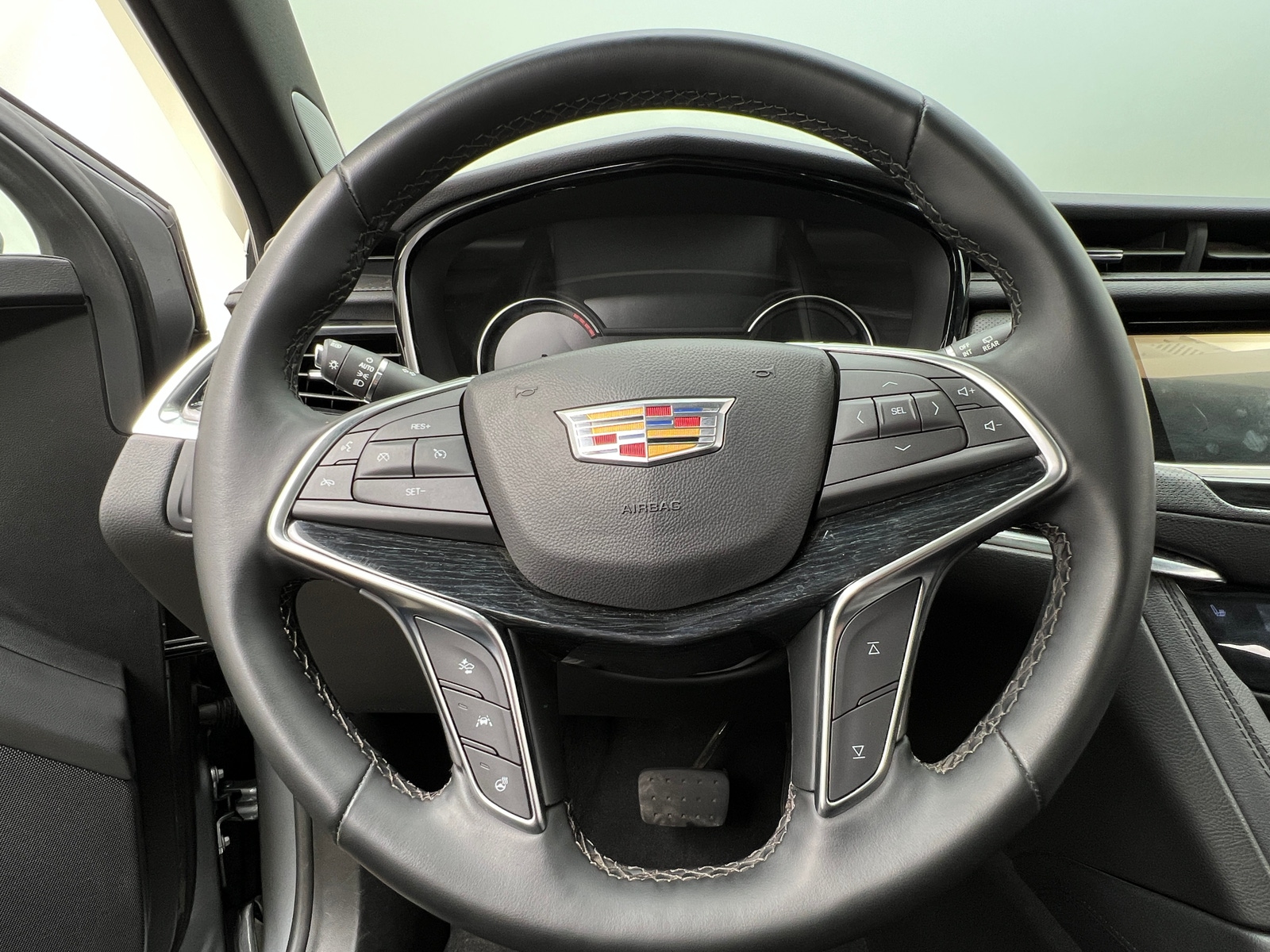 Thumbnail: 2025 Cadillac XT5 - 4