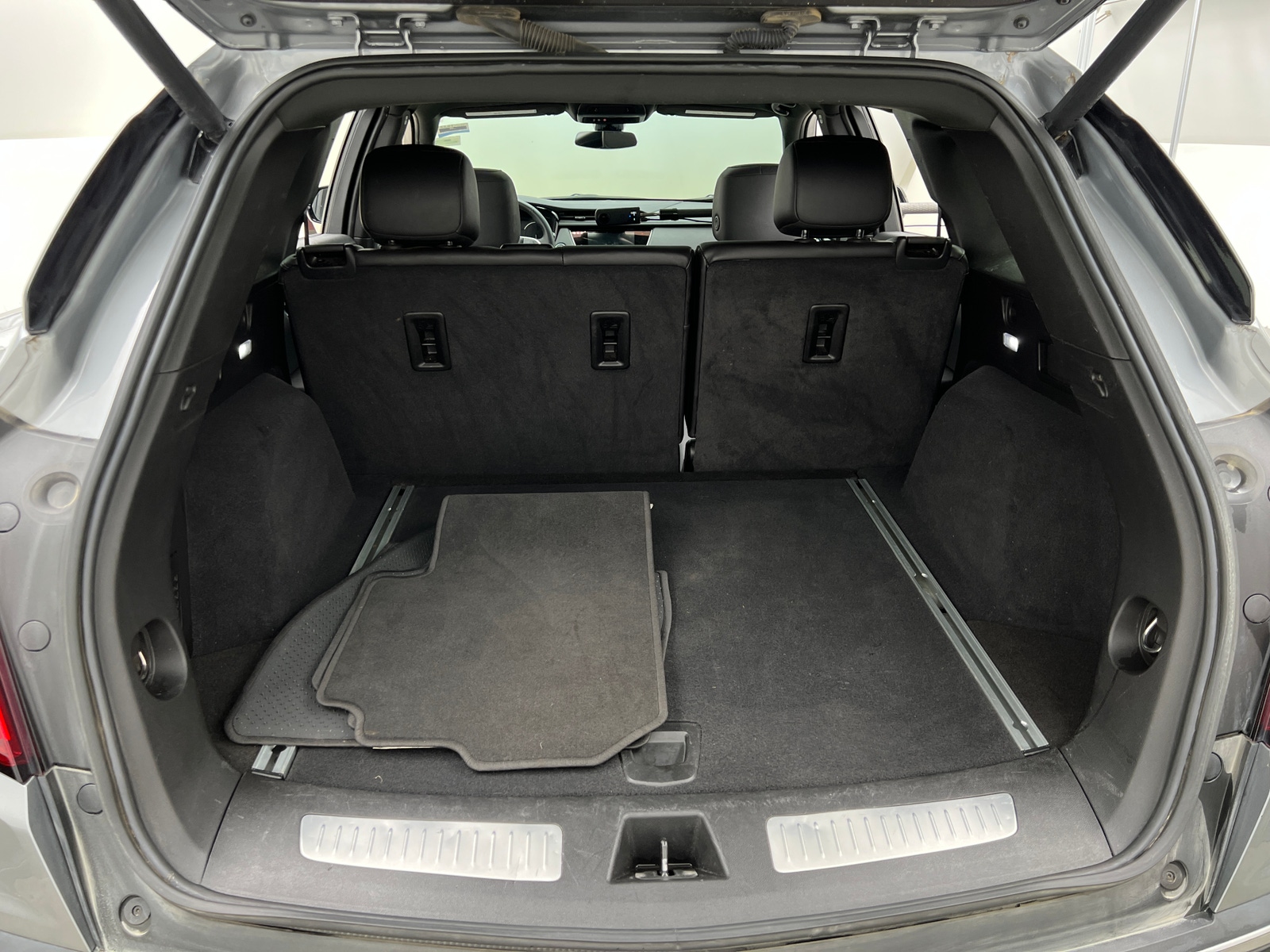 Thumbnail: 2025 Cadillac XT5 - 6