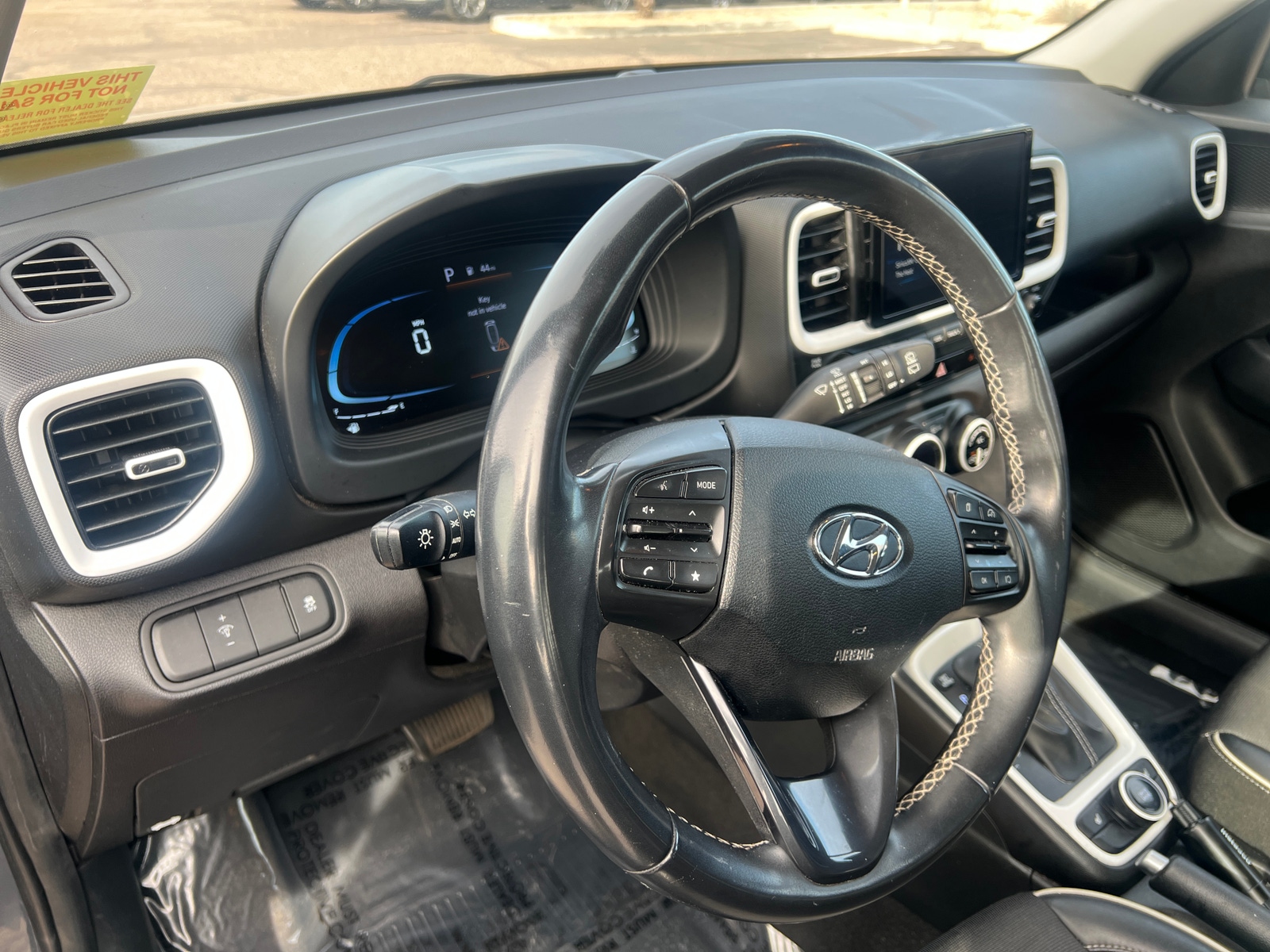 Thumbnail: 2023 Hyundai Venue - 5