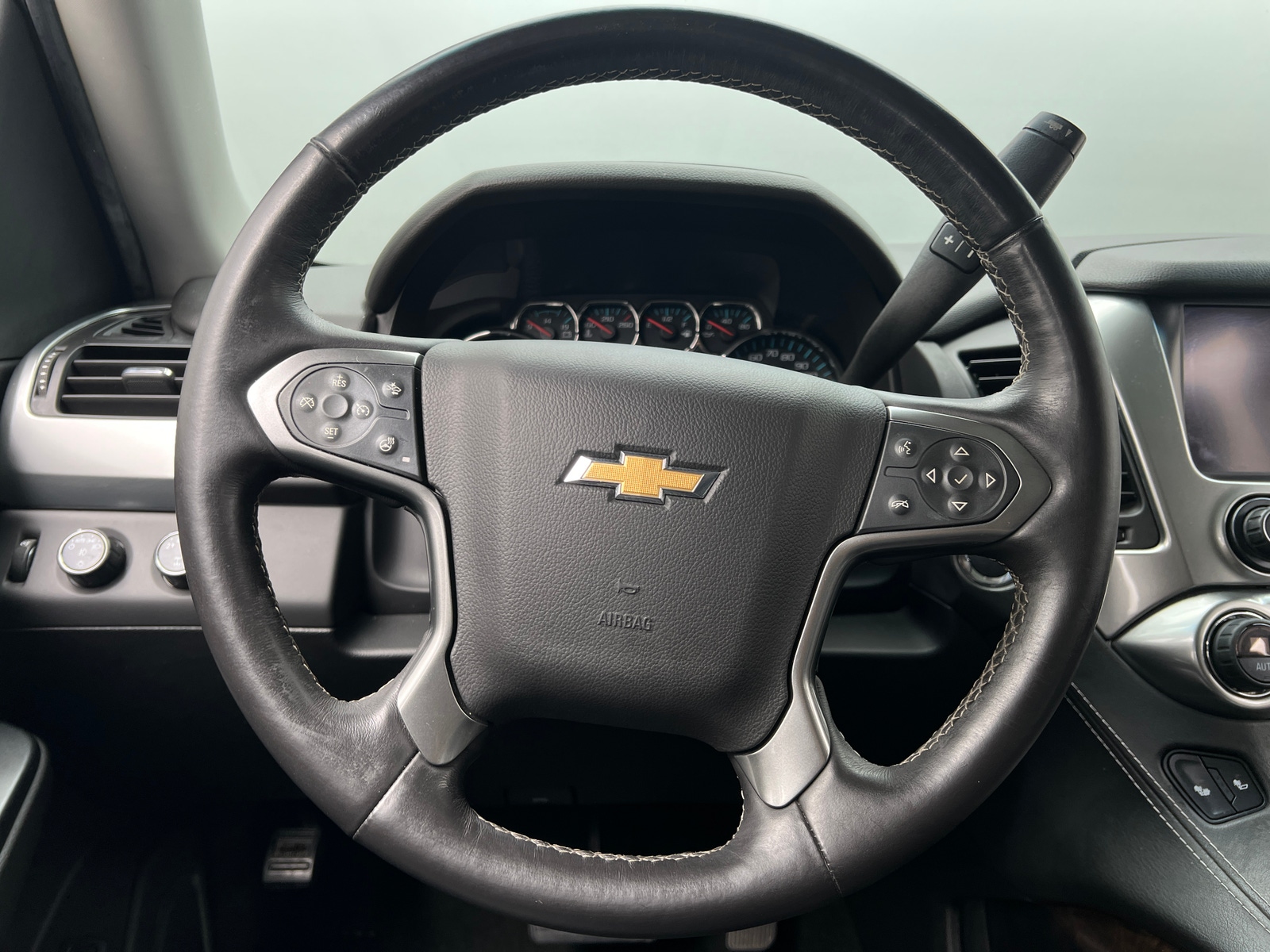 Thumbnail: 2016 Chevrolet Suburban - 4