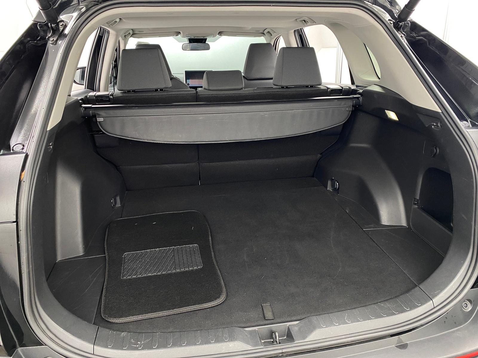 Thumbnail: 2025 Toyota RAV4 - 7