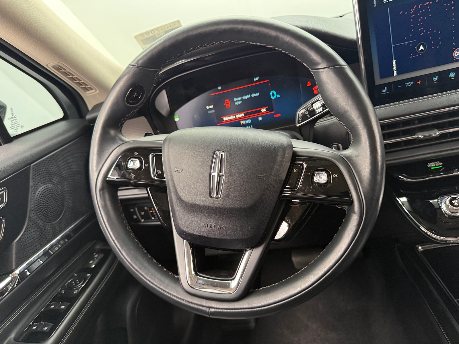 Thumbnail: 2023 Lincoln Corsair - 4