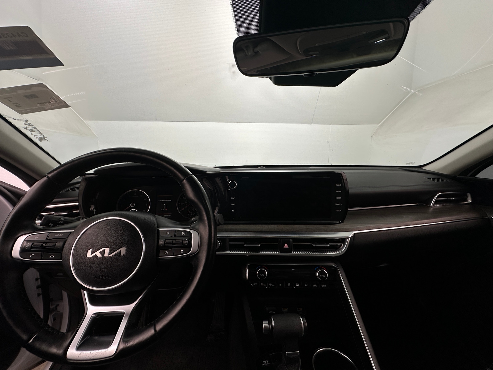 Thumbnail: 2023 Kia K5 - 2