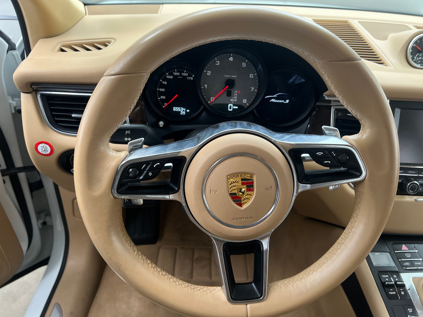 Thumbnail: 2015 Porsche Macan - 4
