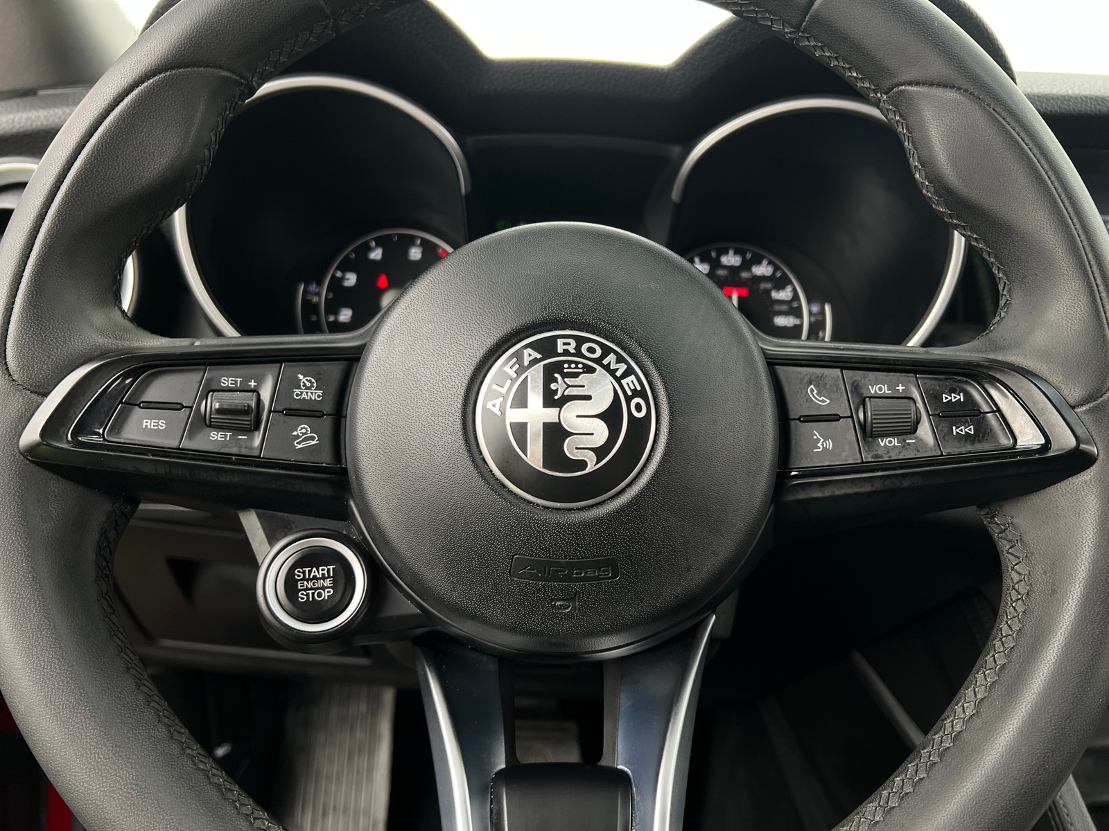 Thumbnail: 2020 Alfa Romeo Stelvio - 4