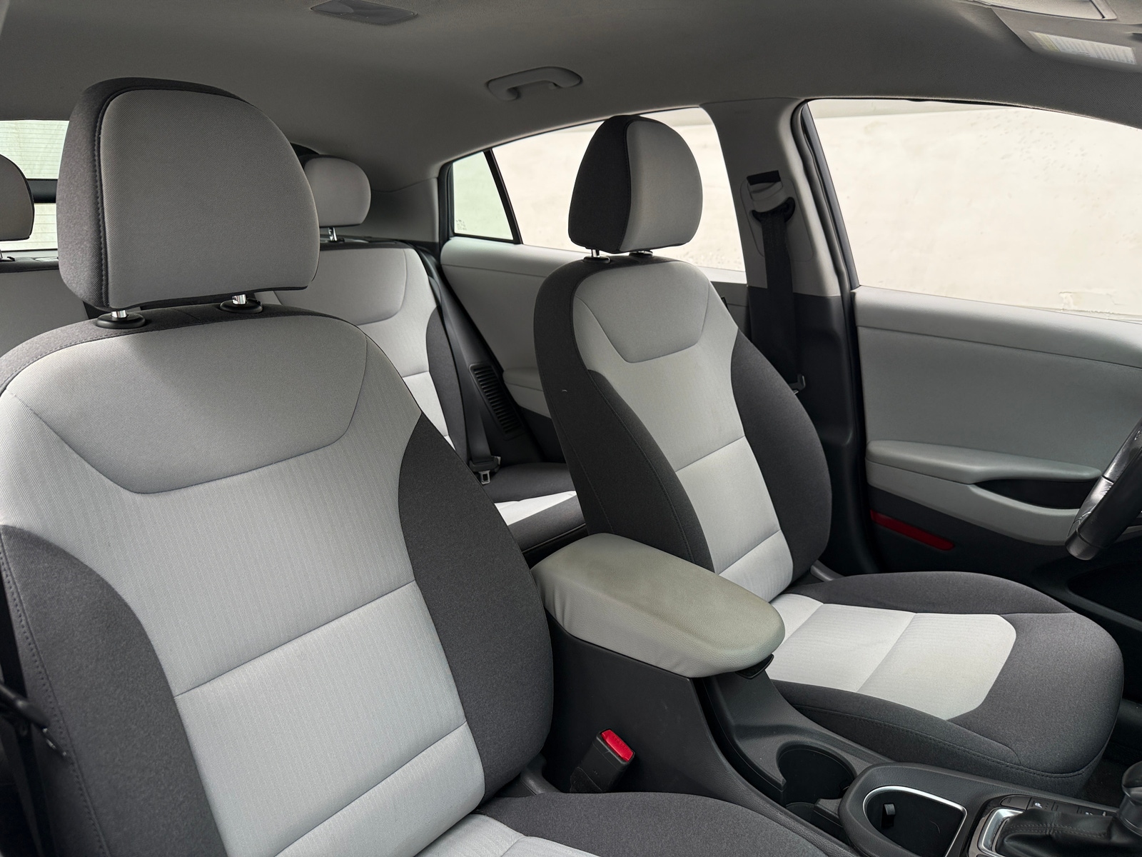 Thumbnail: 2020 Hyundai Ioniq - 2