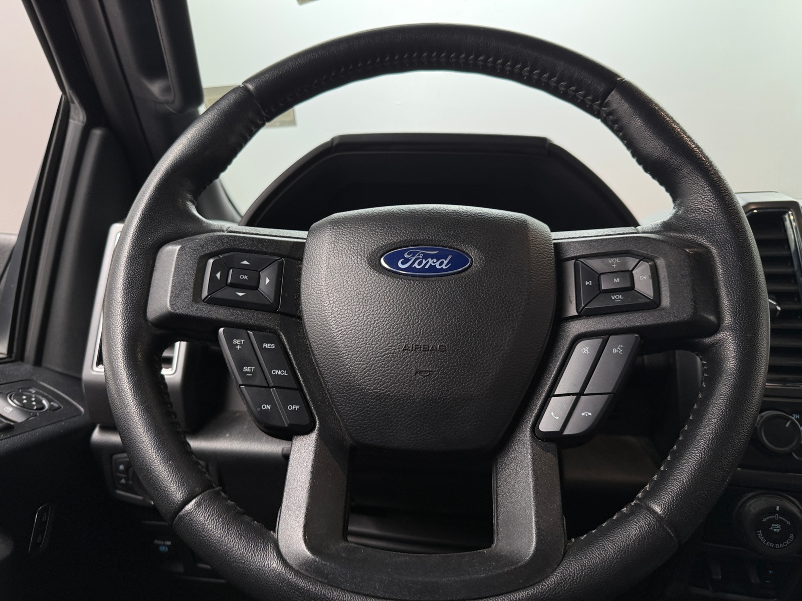 Thumbnail: 2019 Ford Econoline - 5