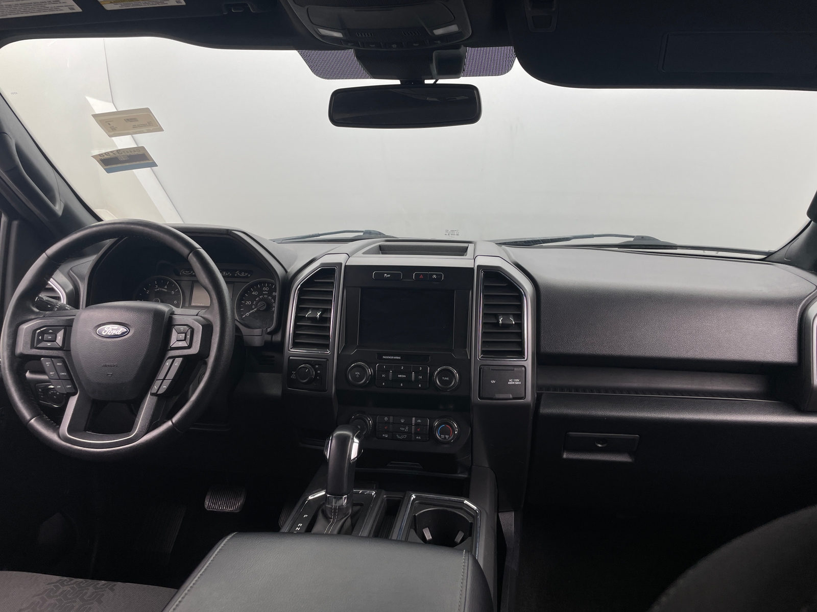 Thumbnail: 2019 Ford Econoline - 3