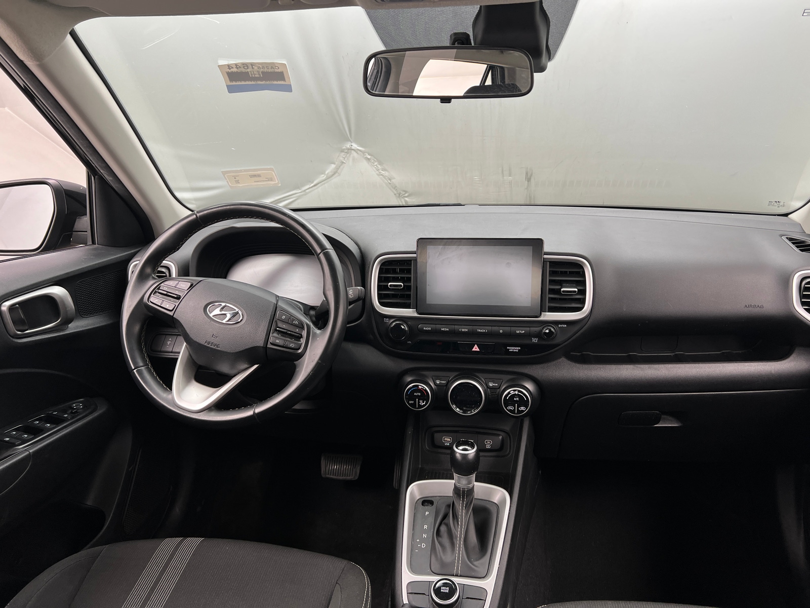 Thumbnail: 2023 Hyundai Venue - 3