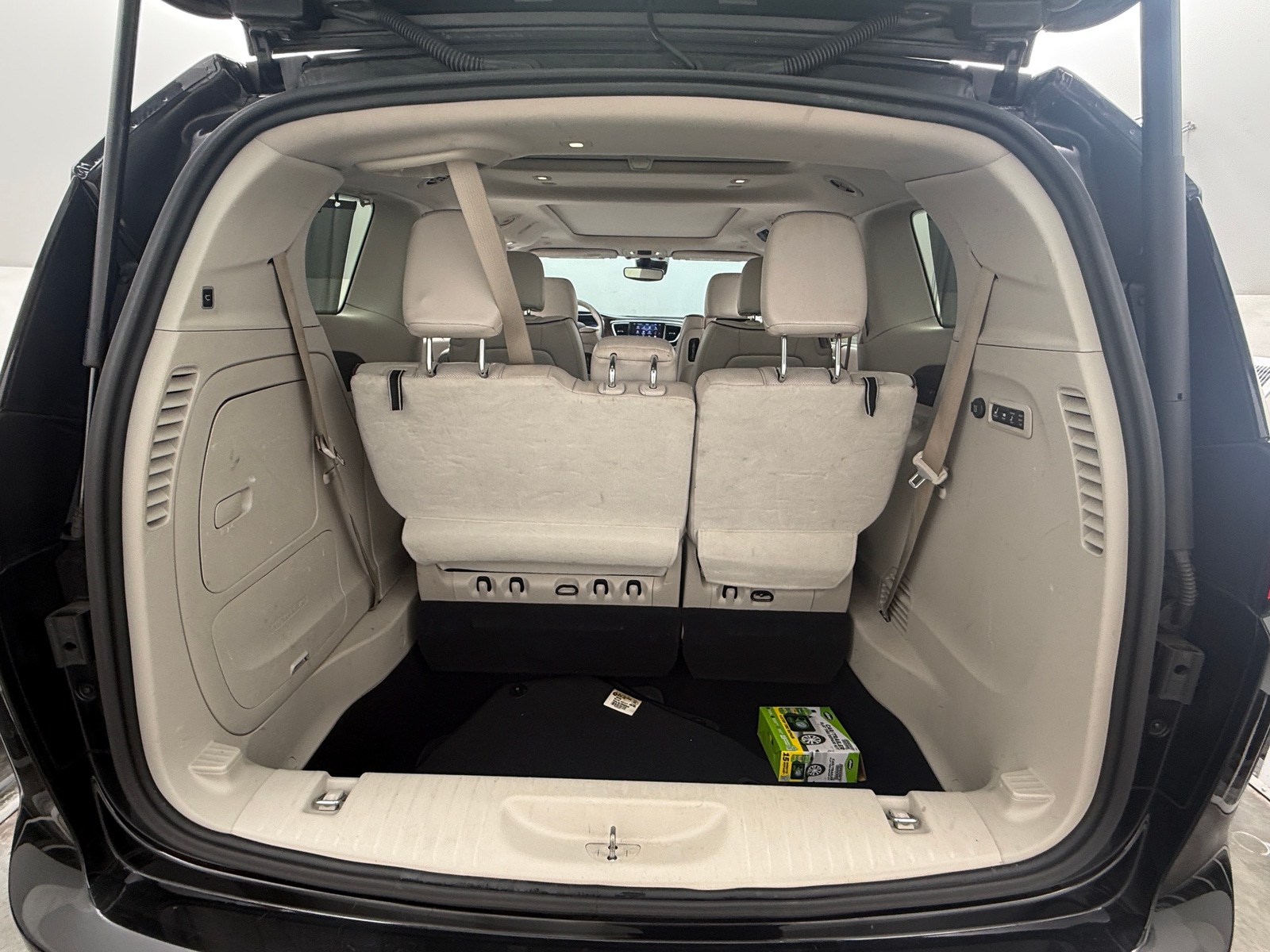 Thumbnail: 2019 Chrysler Pacifica - 6