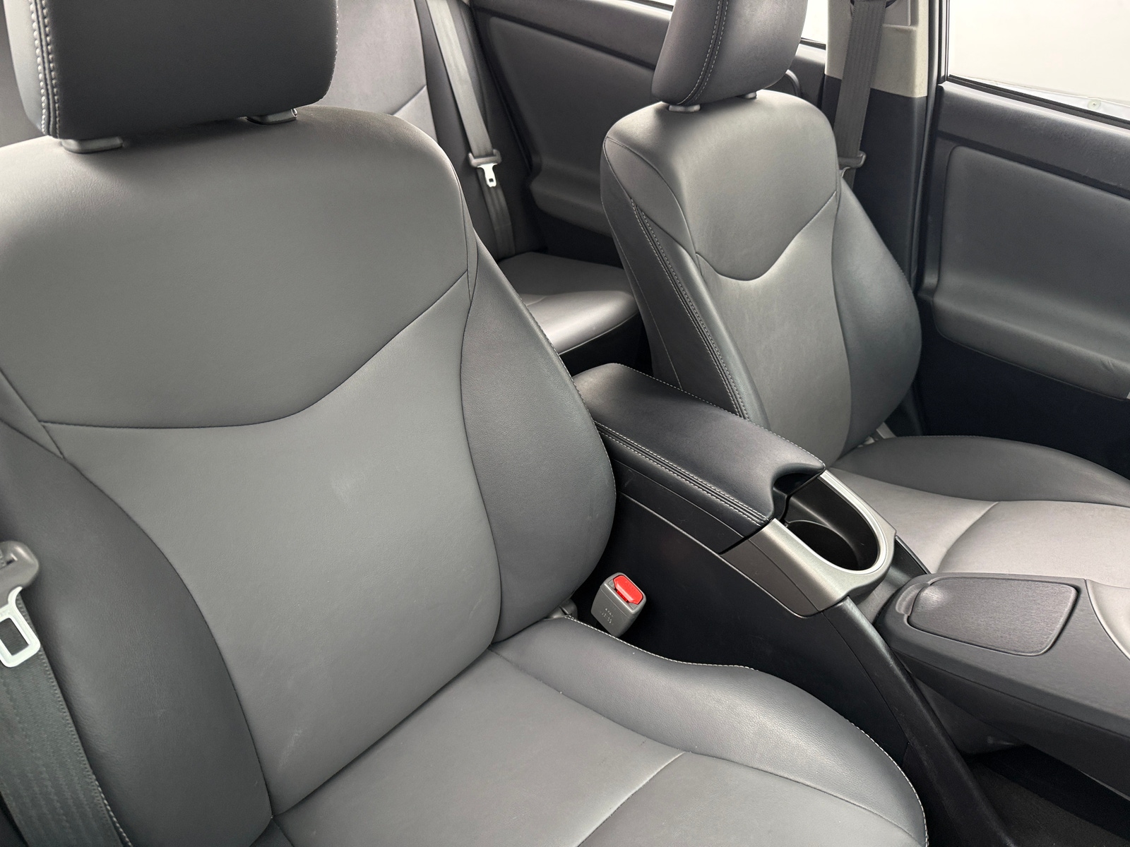 Thumbnail: 2015 Toyota Prius - 2