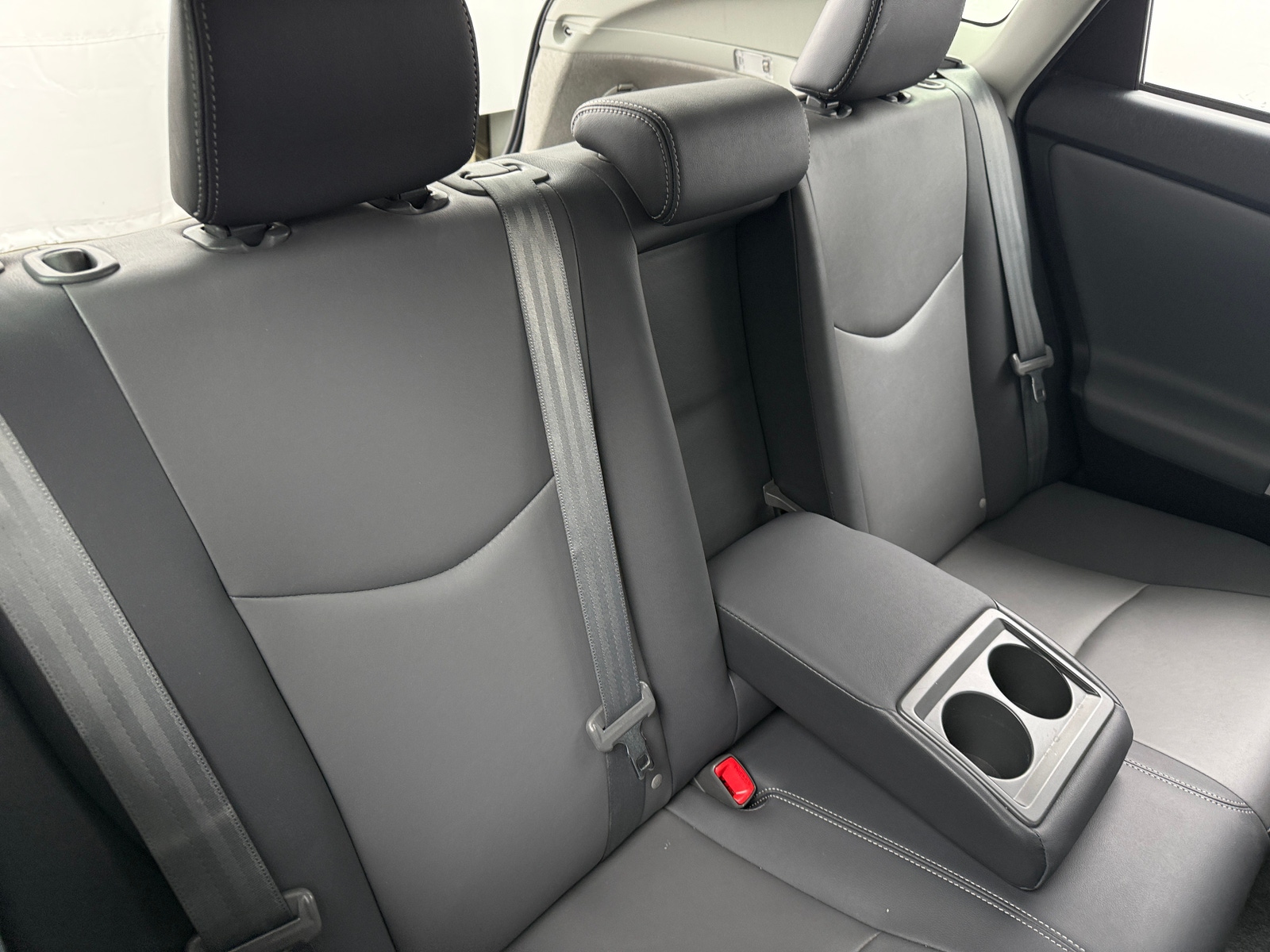 Thumbnail: 2015 Toyota Prius - 6