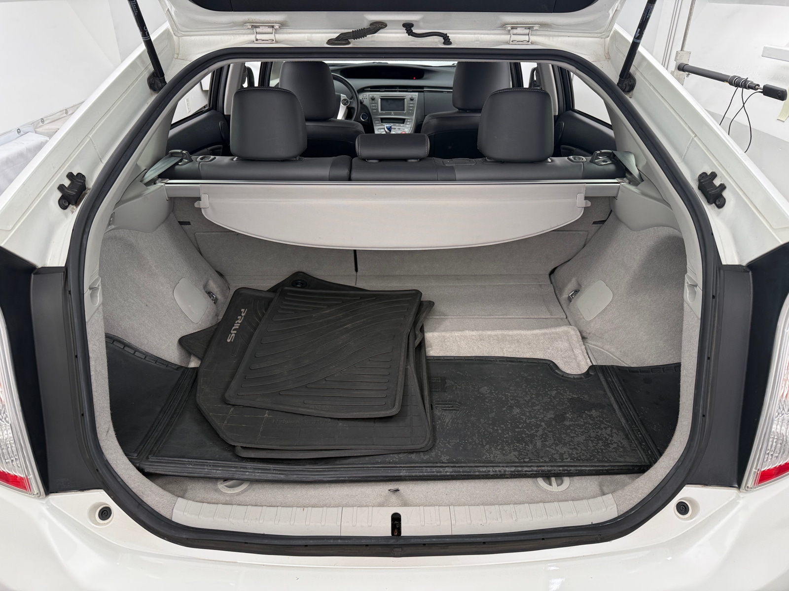 Thumbnail: 2015 Toyota Prius - 7