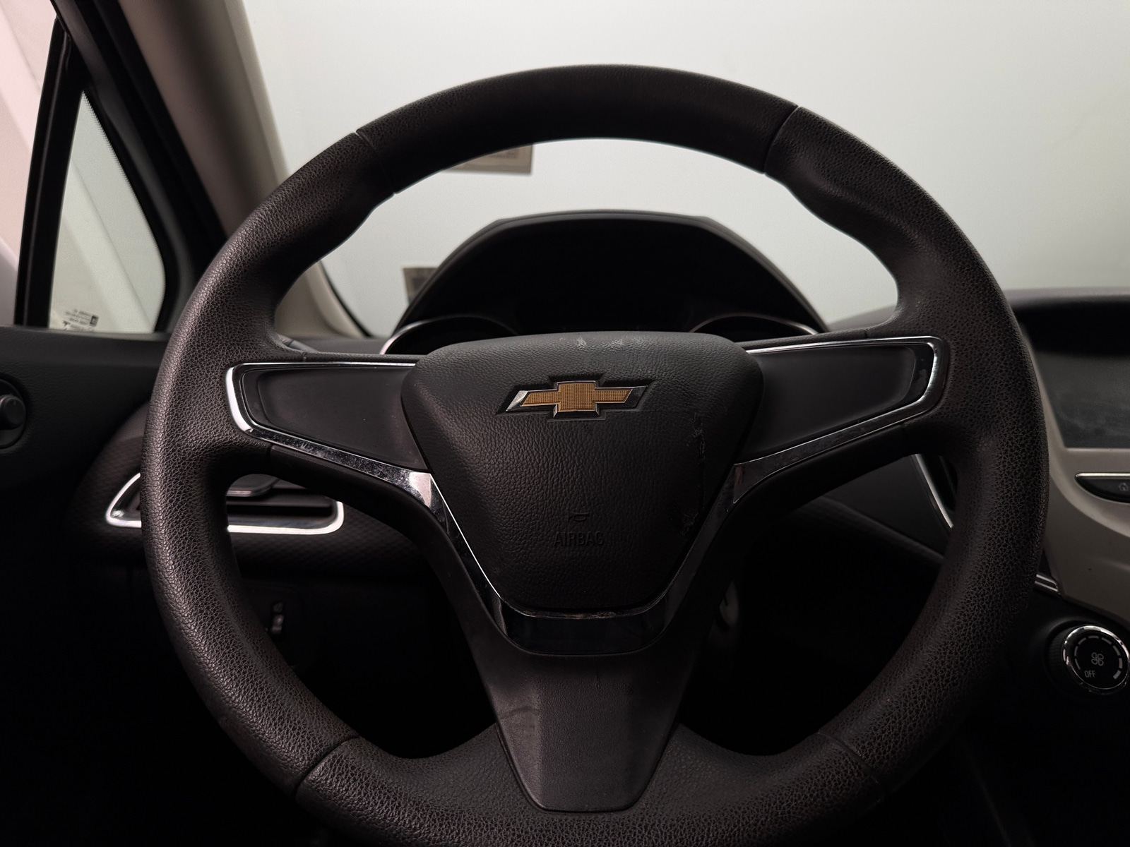 Thumbnail: 2017 Chevrolet Cruze - 5