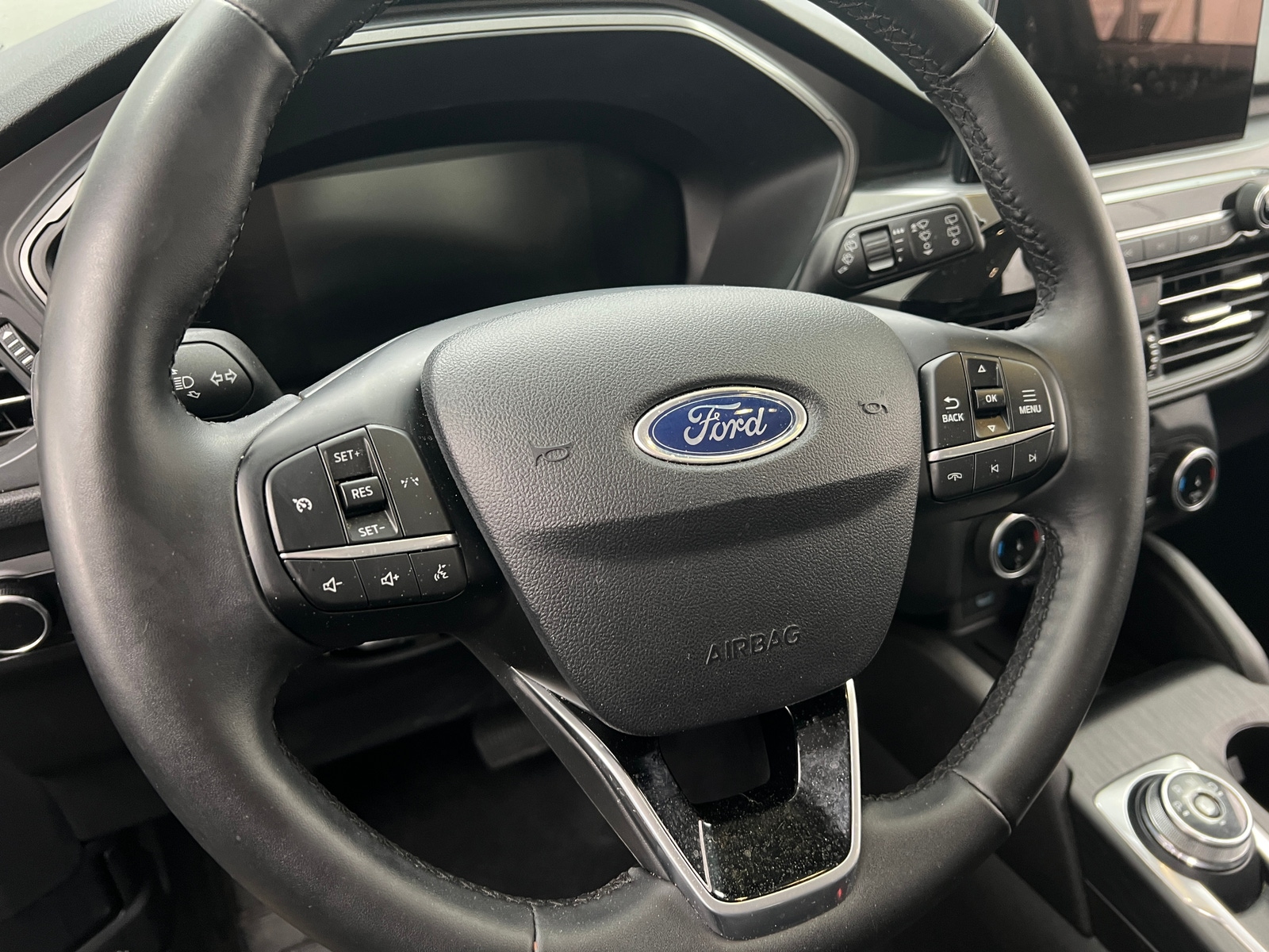 Thumbnail: 2023 Ford Escape - 5