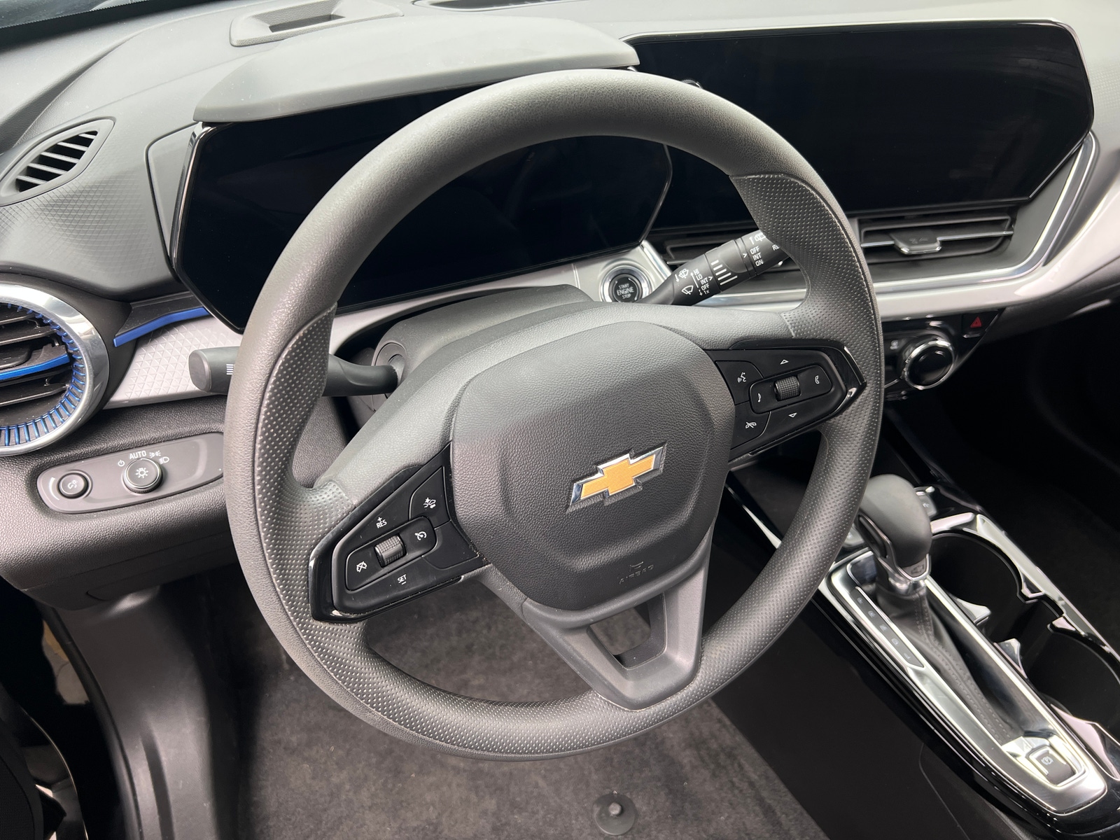 Thumbnail: 2025 Chevrolet Trax - 5