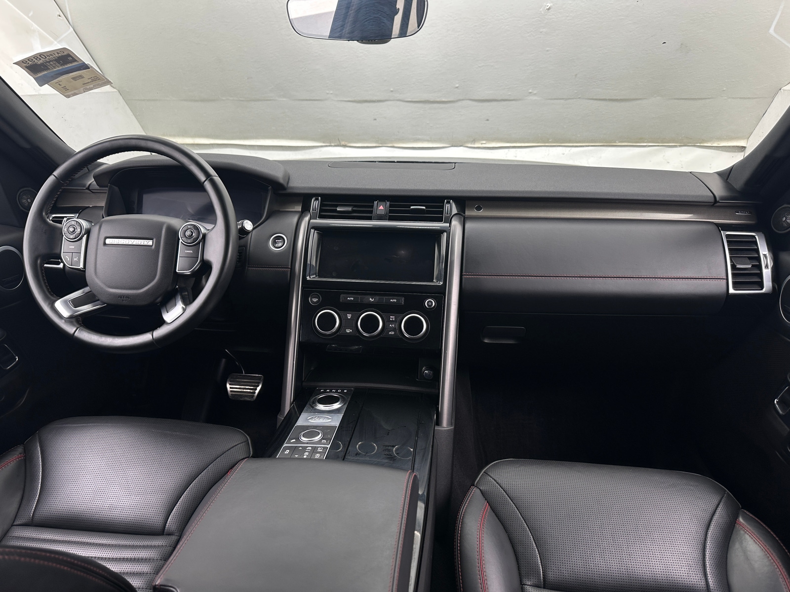 Thumbnail: 2018 Land Rover Discovery - 2