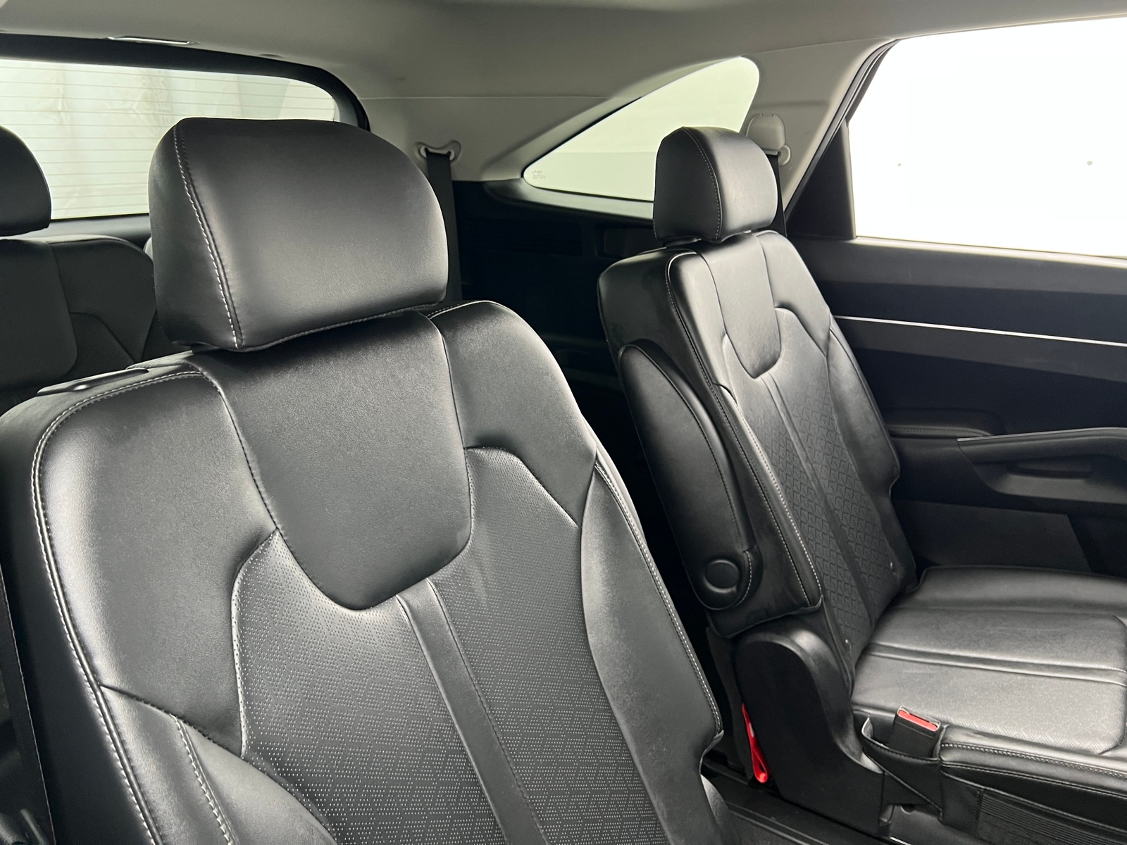 Thumbnail: 2023 Kia Sorento - 5