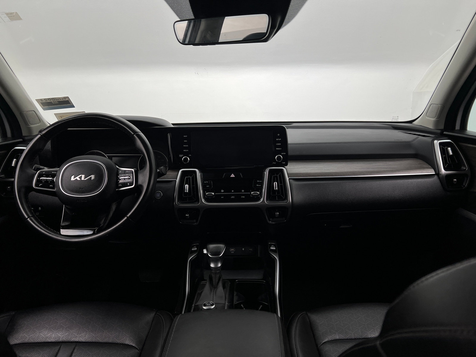 Thumbnail: 2023 Kia Sorento - 2